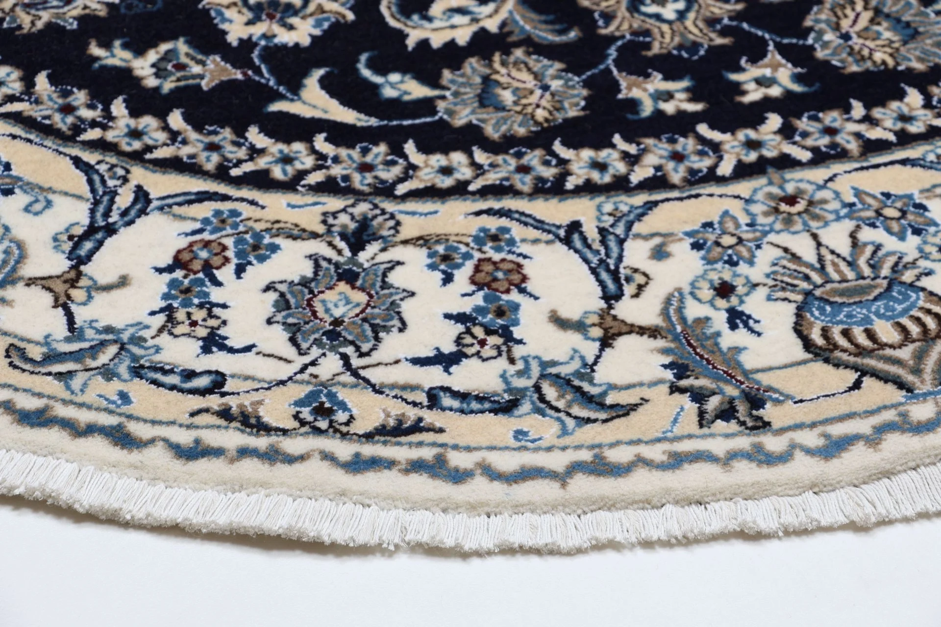 Nain Persian Rug — hand-knotted, 198 × 198 cm, Wool