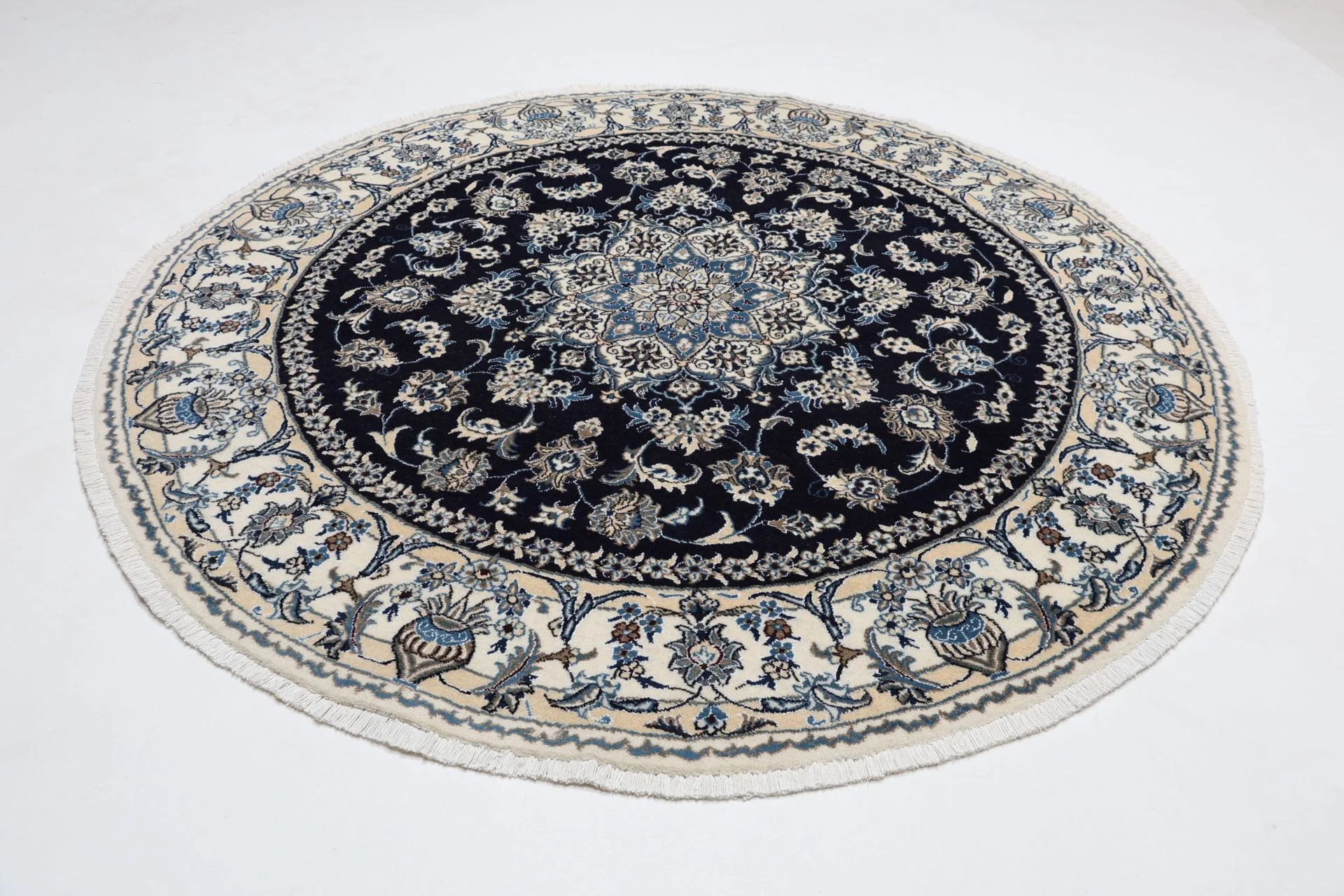 Nain Persian Rug — hand-knotted, 198 × 198 cm, Wool
