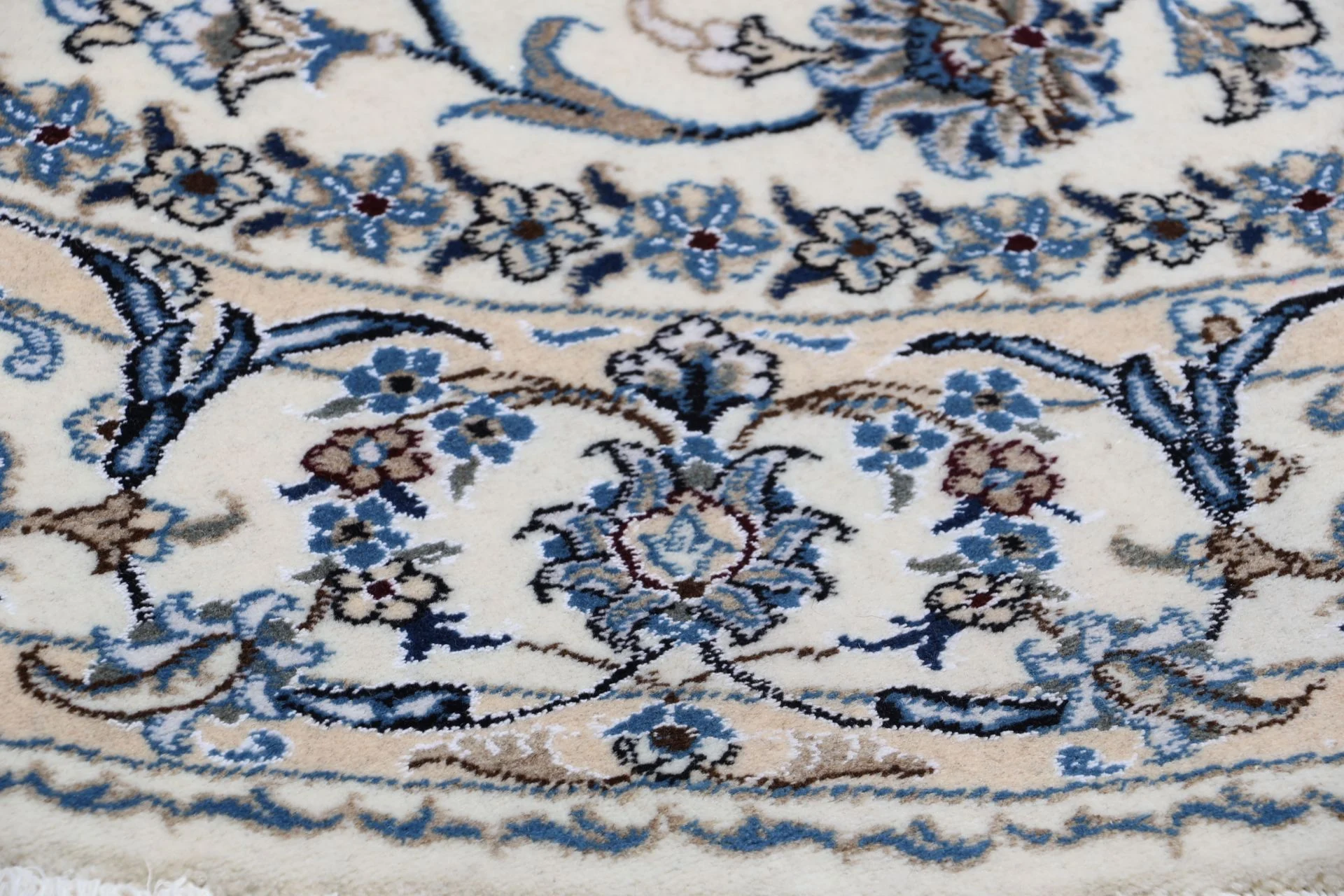 Nain Persian Rug 195 × 195 cm, Wool, hand-knotted