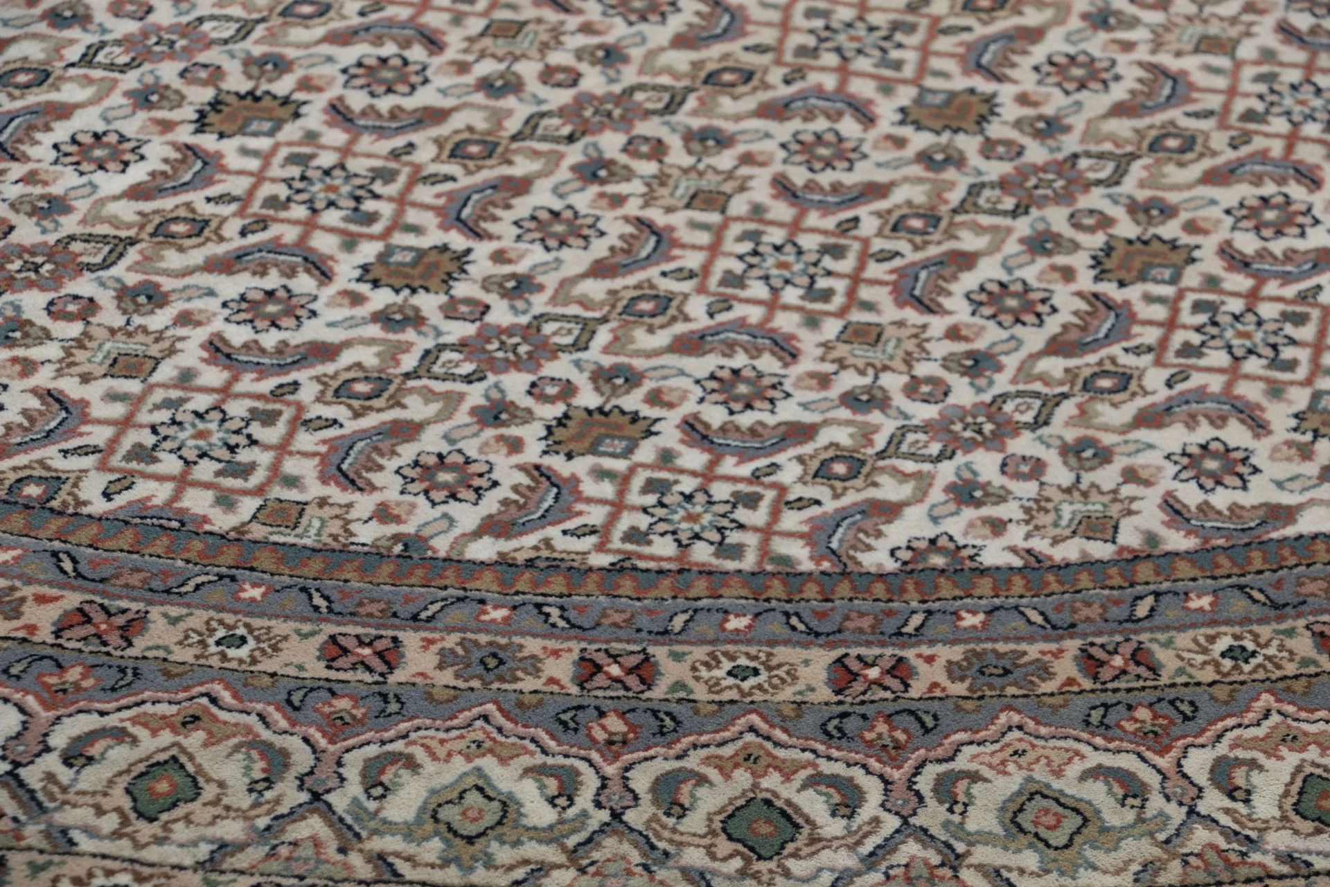 Bijar Indian Rug — hand-knotted, 246 × 246 cm, Wool
