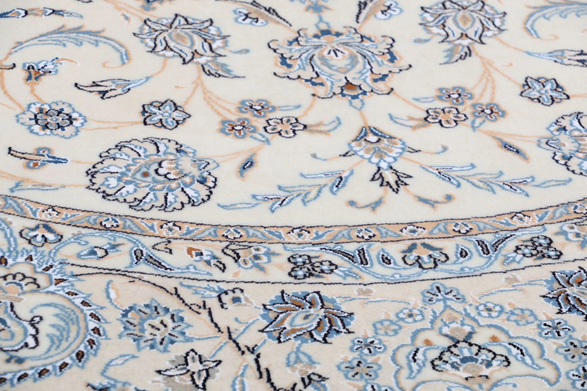Hand-Knotted Wool Nain Persian Rug, 250 × 250 cm