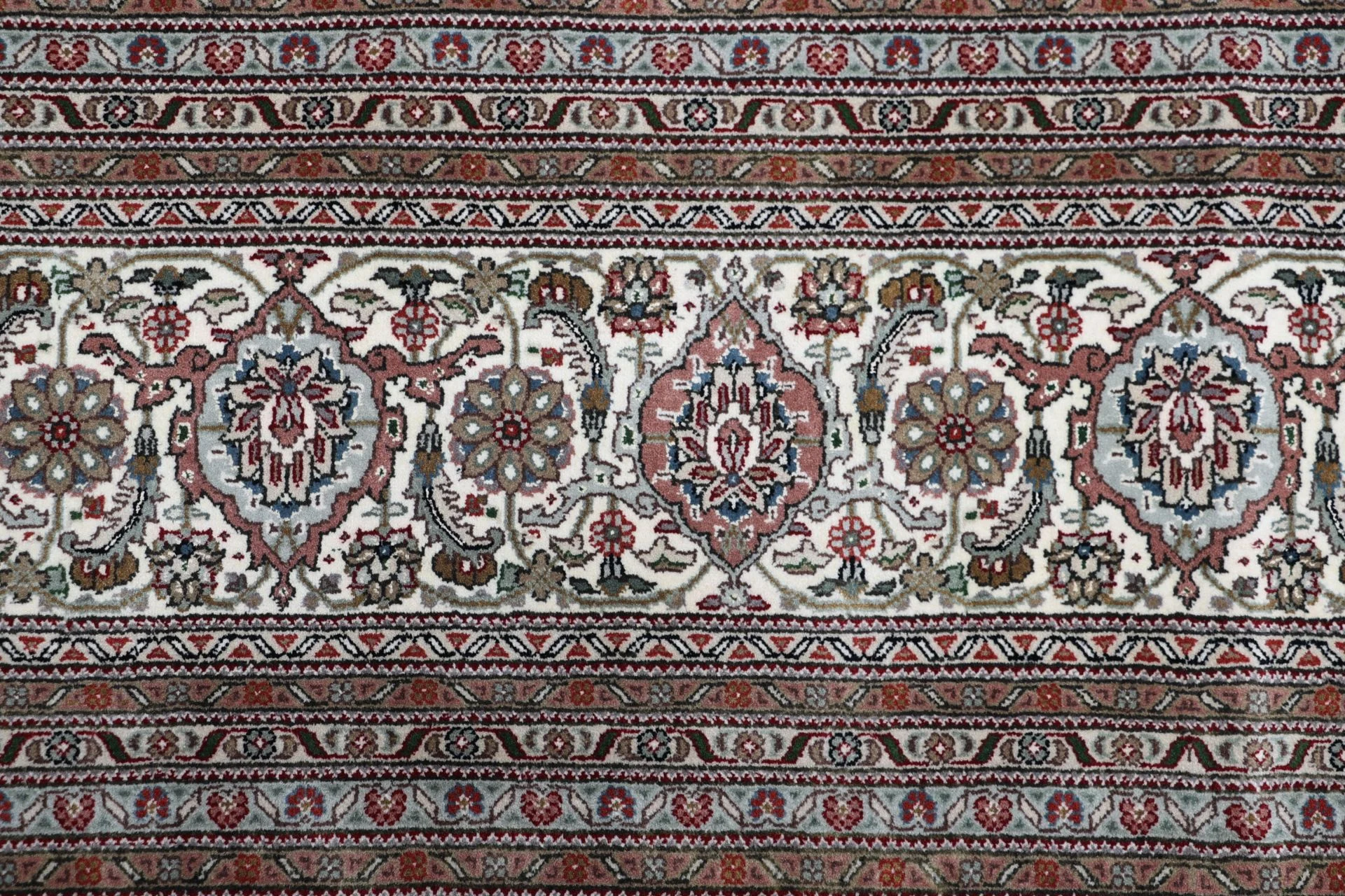 Hand-Knotted Wool Tabriz Indian Rug, 299 × 391 cm