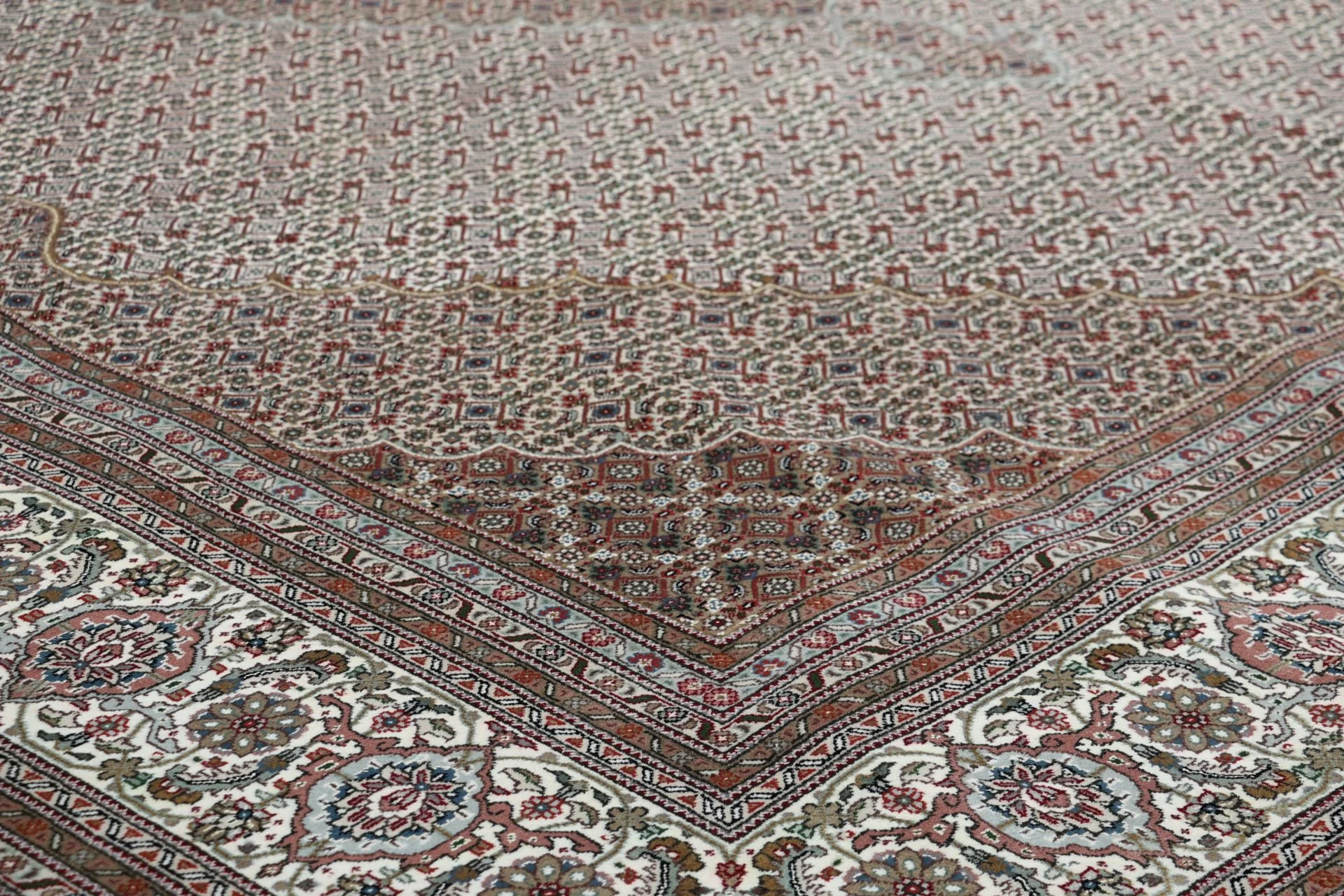 Hand-Knotted Wool Tabriz Indian Rug, 299 × 391 cm