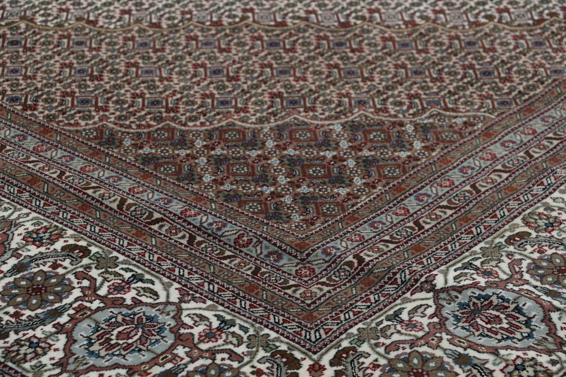 Hand-Knotted Wool Tabriz Indian Rug, 298 × 397 cm