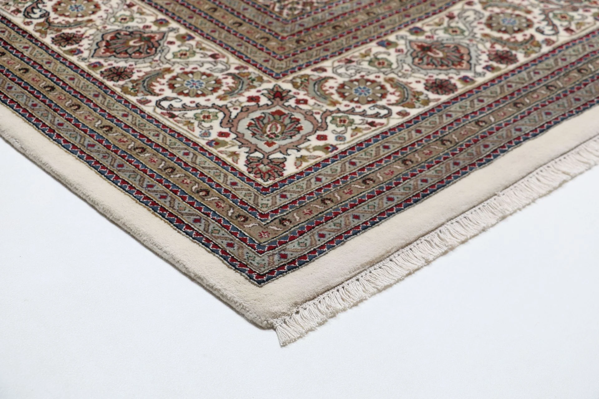 Tabriz Indian Rug — hand-knotted, 298 × 396 cm, Wool