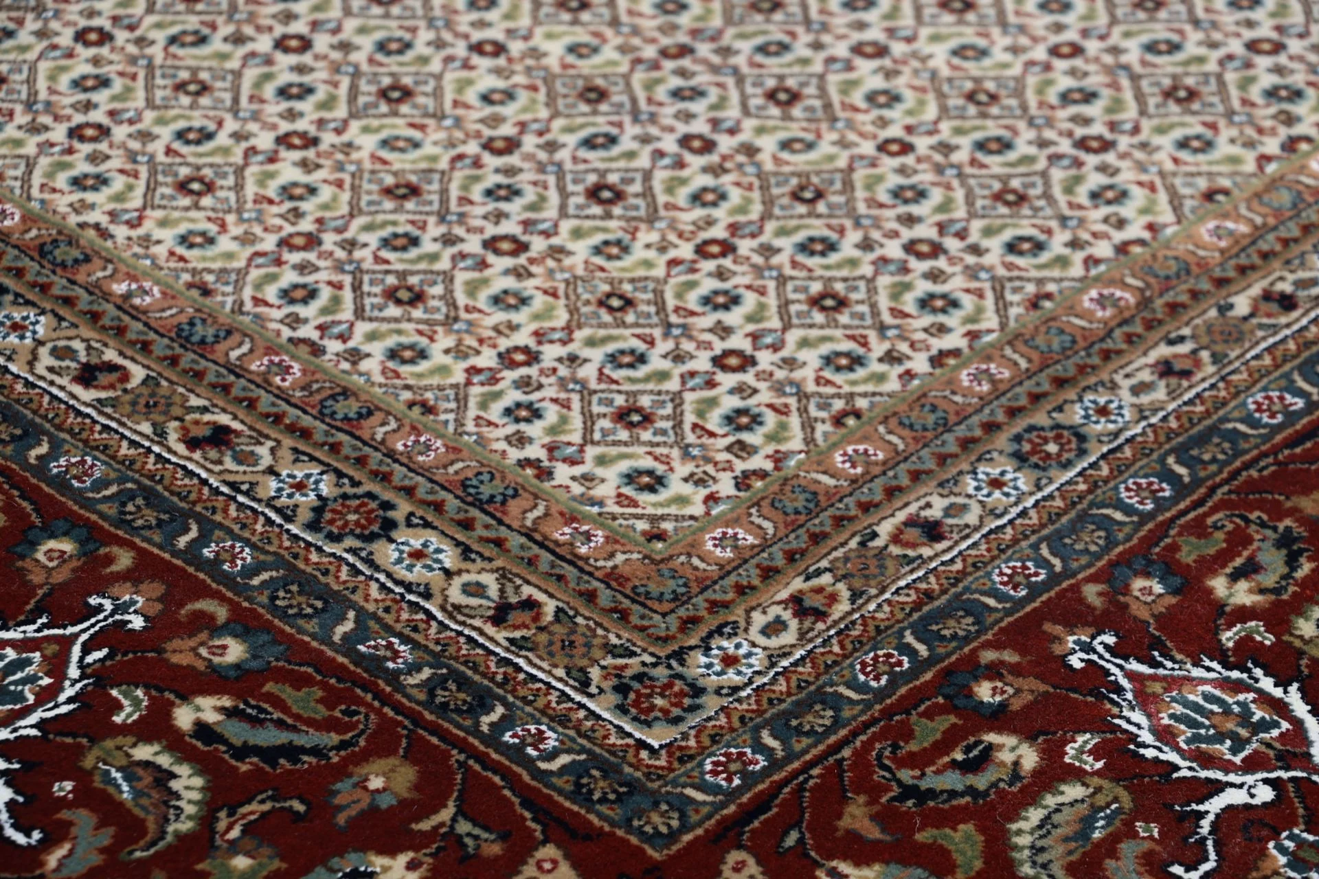 Moud Indian Rug — hand-knotted, 299 × 397 cm, Wool