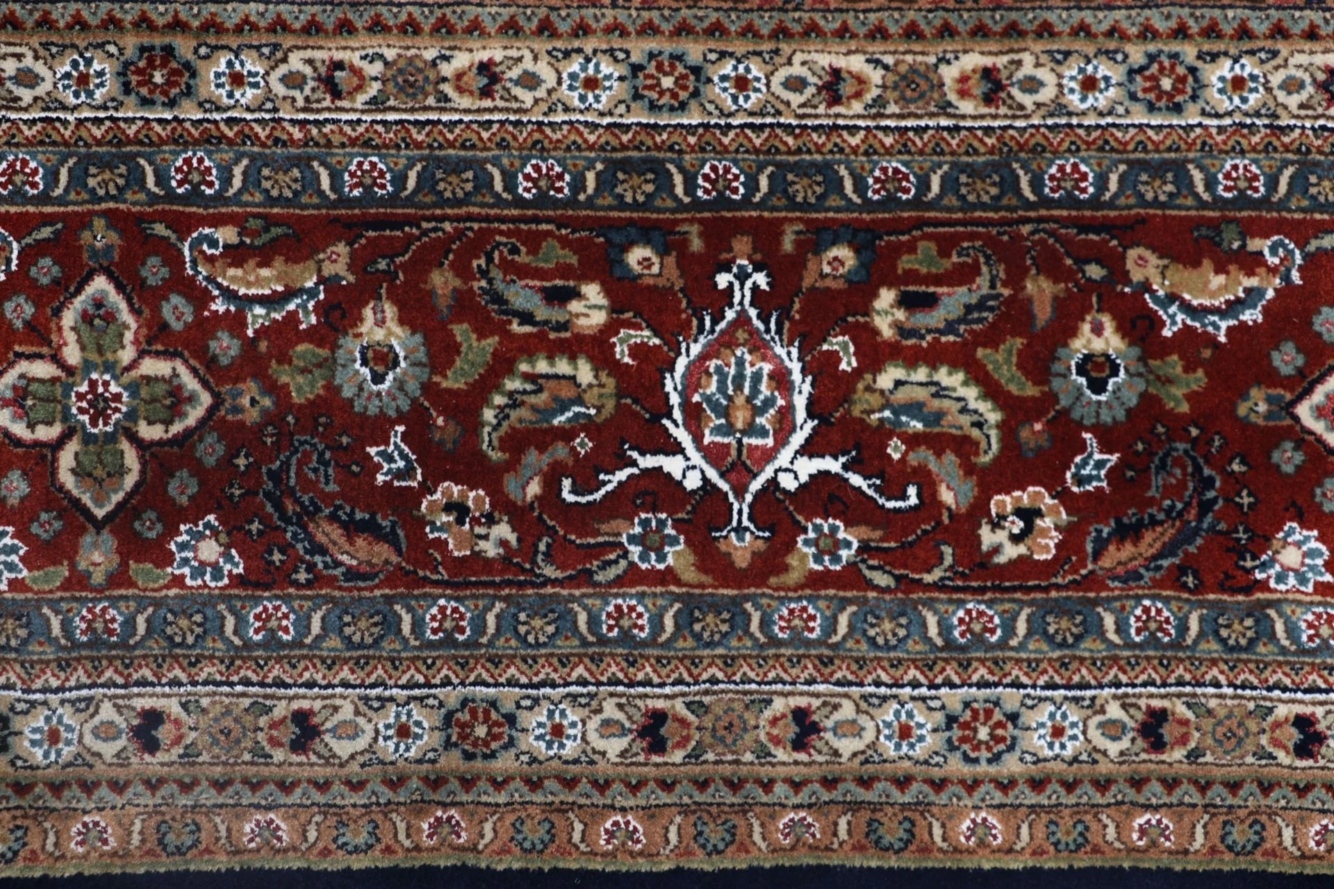 Hand-Knotted Wool Moud Indian Rug, 298 × 398 cm