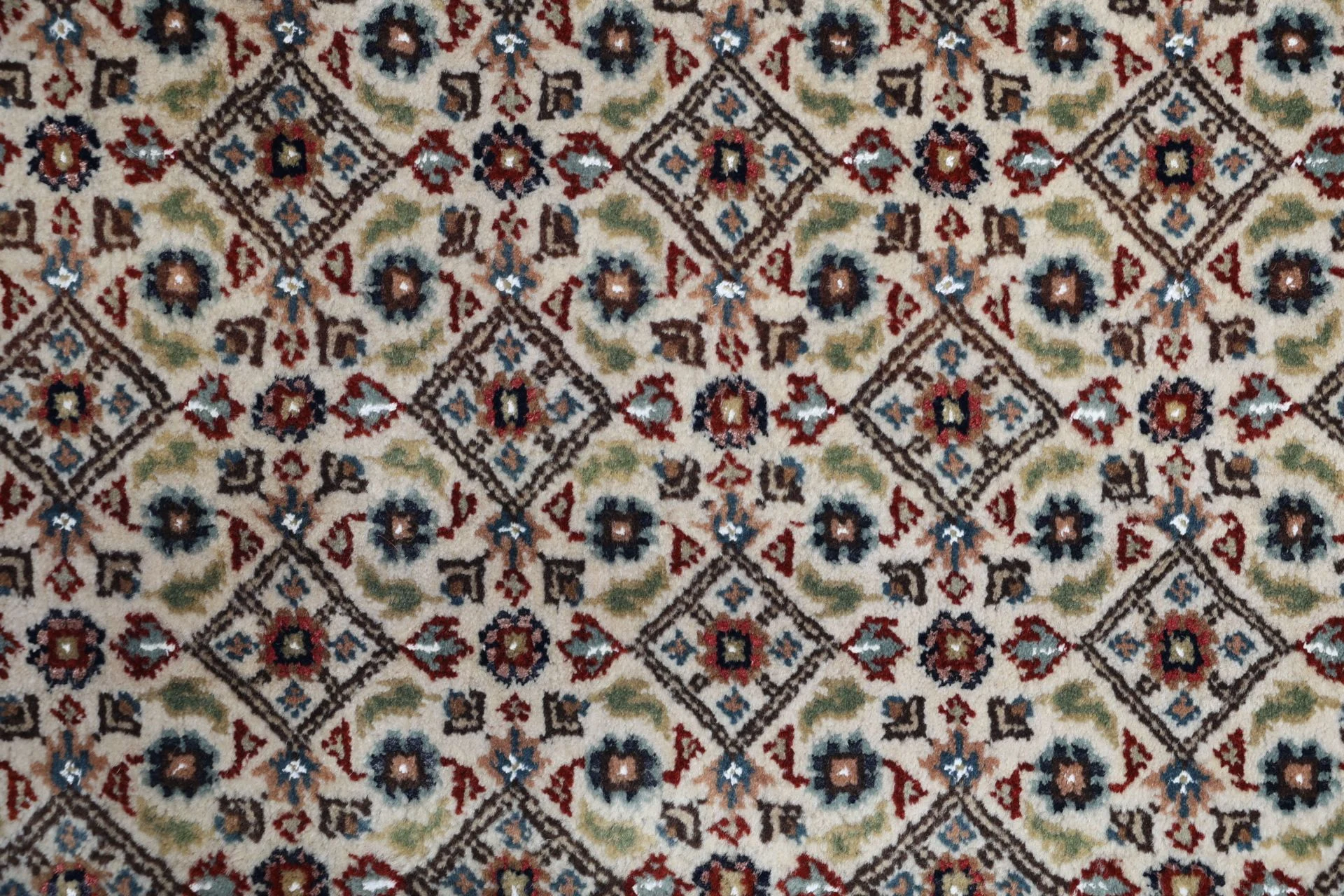 Hand-Knotted Wool Moud Indian Rug, 298 × 398 cm