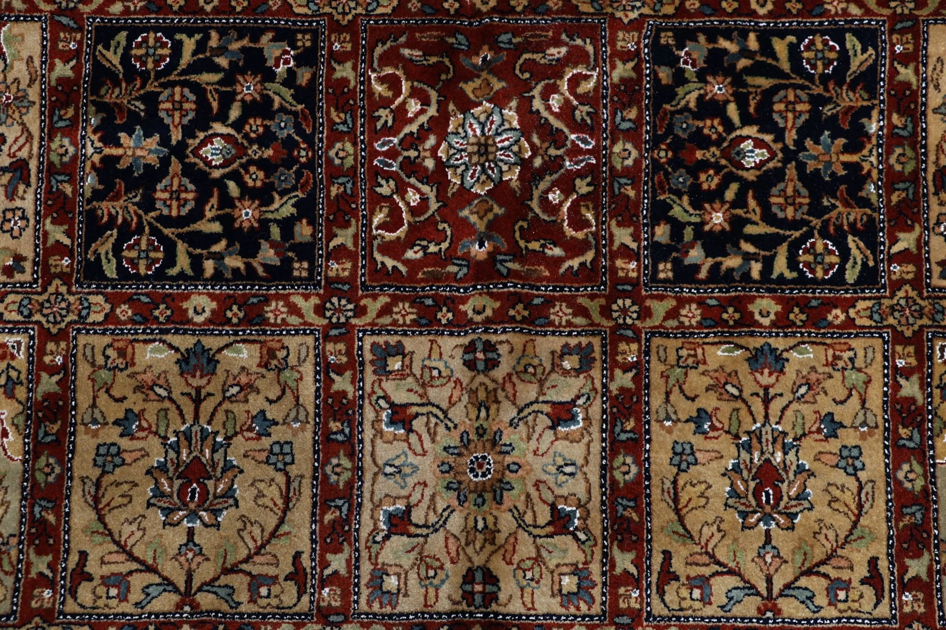 Qom Indian Rug — hand-knotted, 302 × 395 cm, Wool