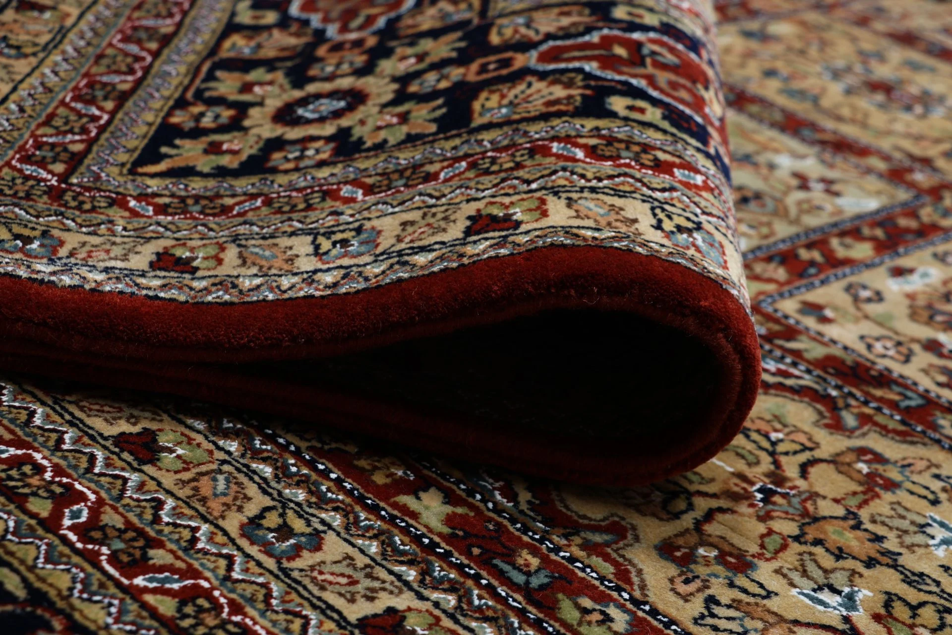 Qom Indian Rug — hand-knotted, 302 × 395 cm, Wool