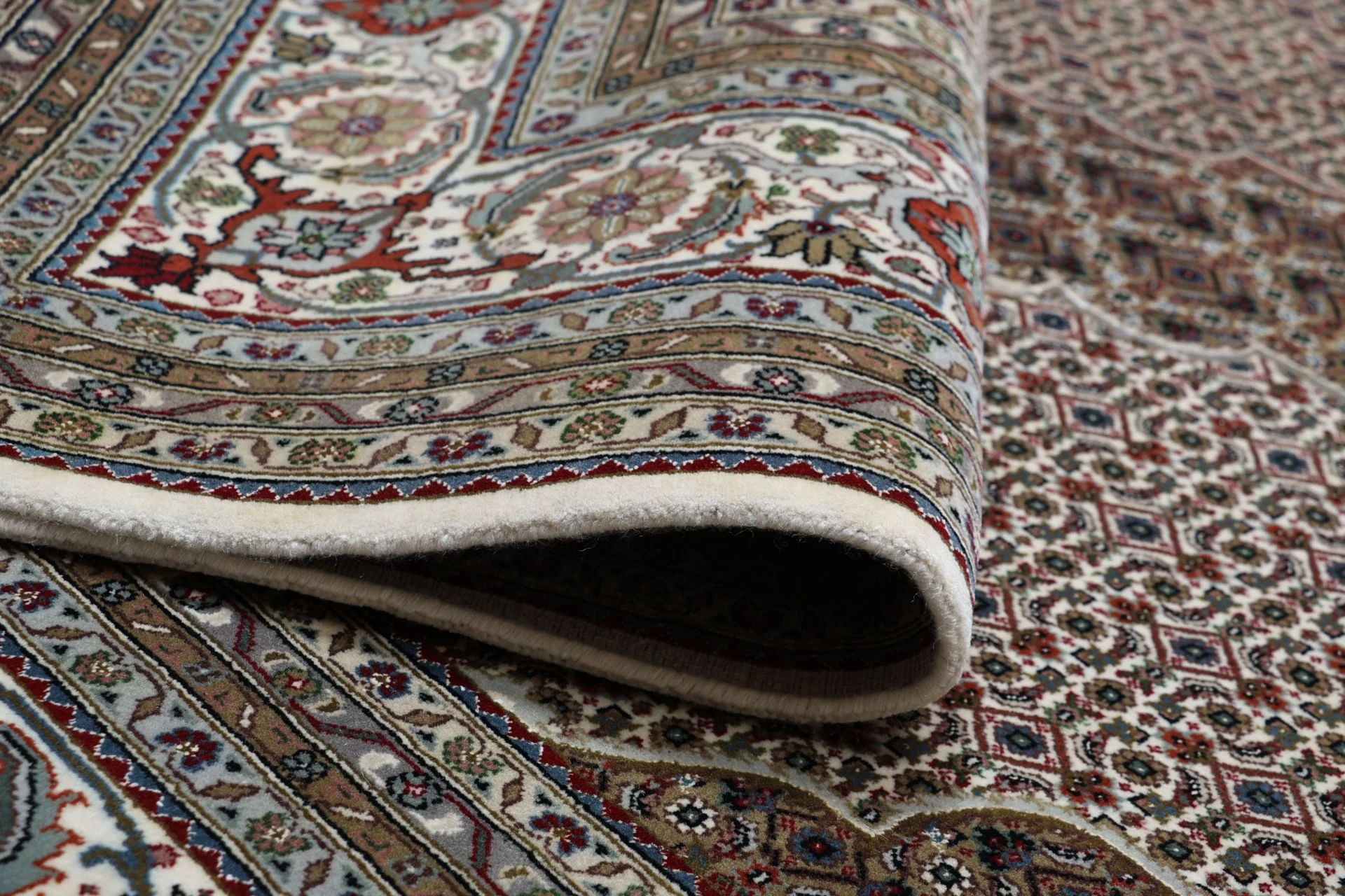 Tabriz Indian Rug — hand-knotted, 250 × 354 cm, Wool