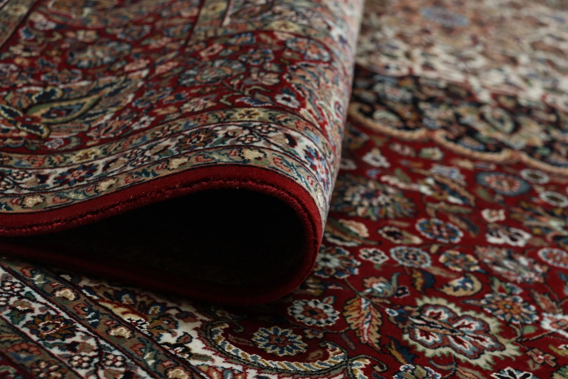 Indian Rug 245 × 305 cm, Wool & Silk, hand-knotted