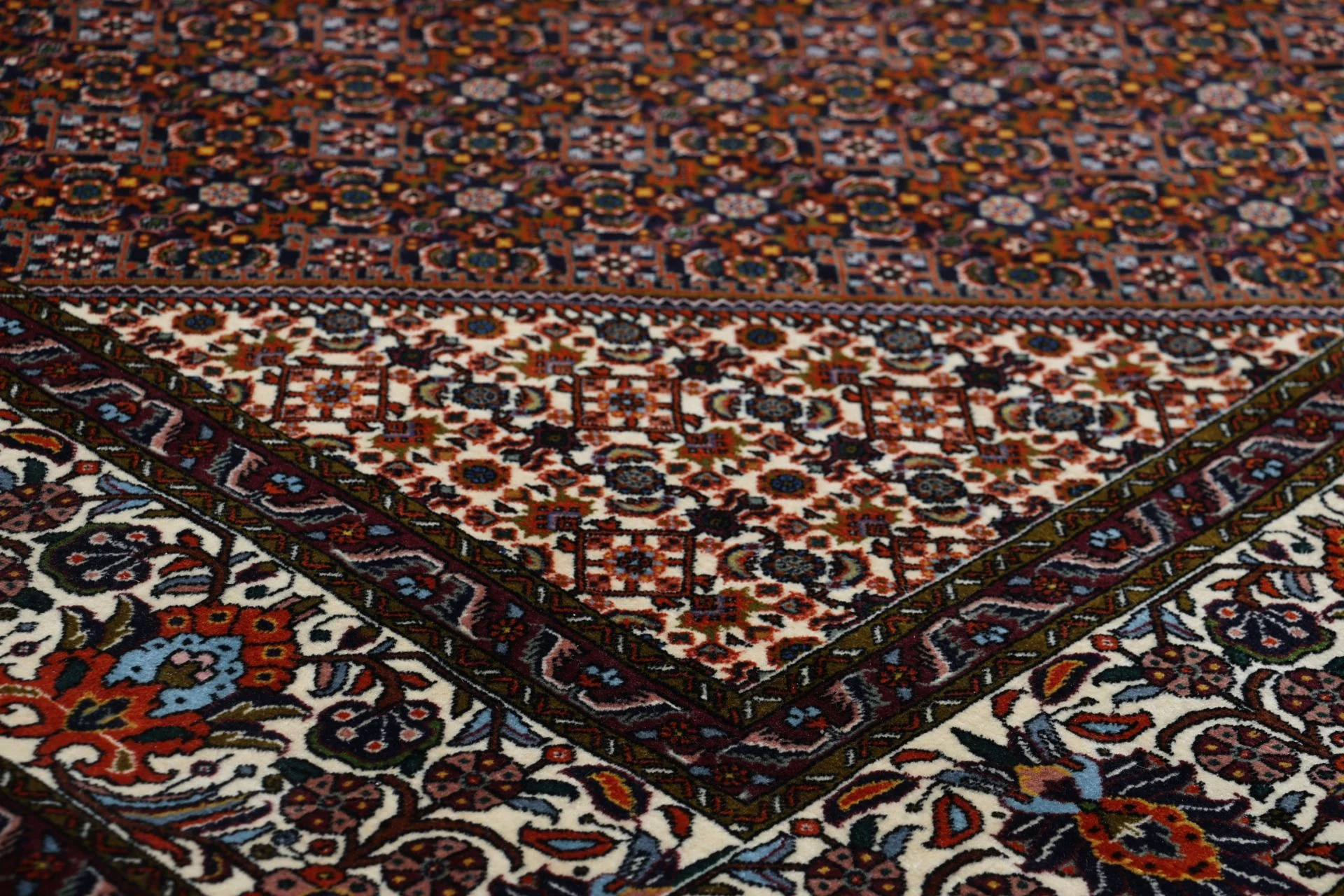 Hand-Knotted Wool Bijar Persian Rug, 253 × 356 cm
