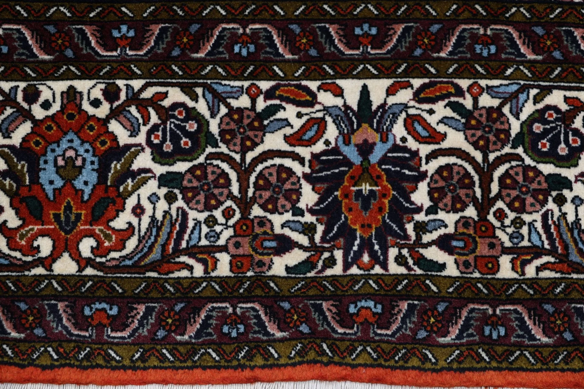 Hand-Knotted Wool Bijar Persian Rug, 253 × 356 cm