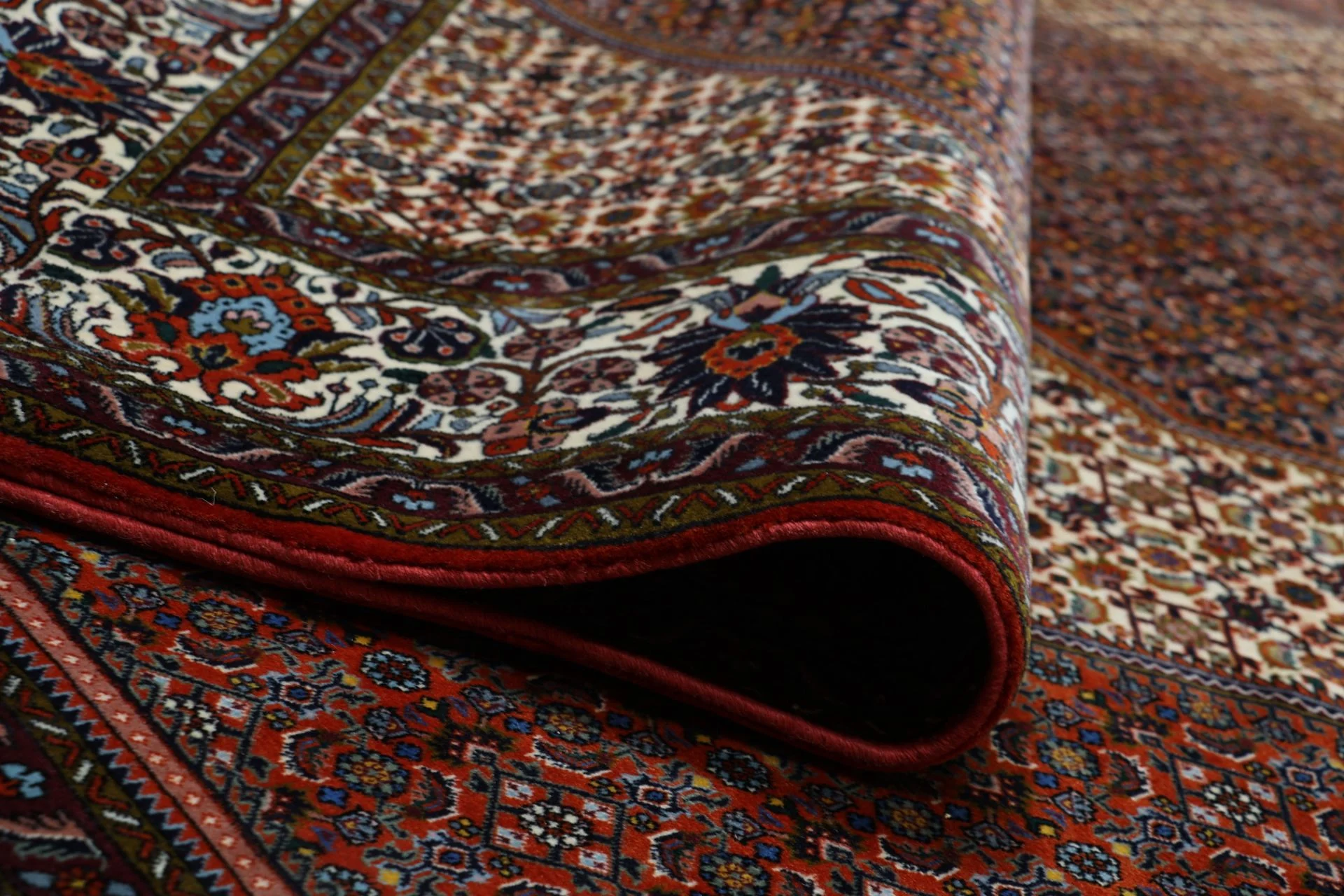 Hand-Knotted Wool Bijar Persian Rug, 253 × 356 cm