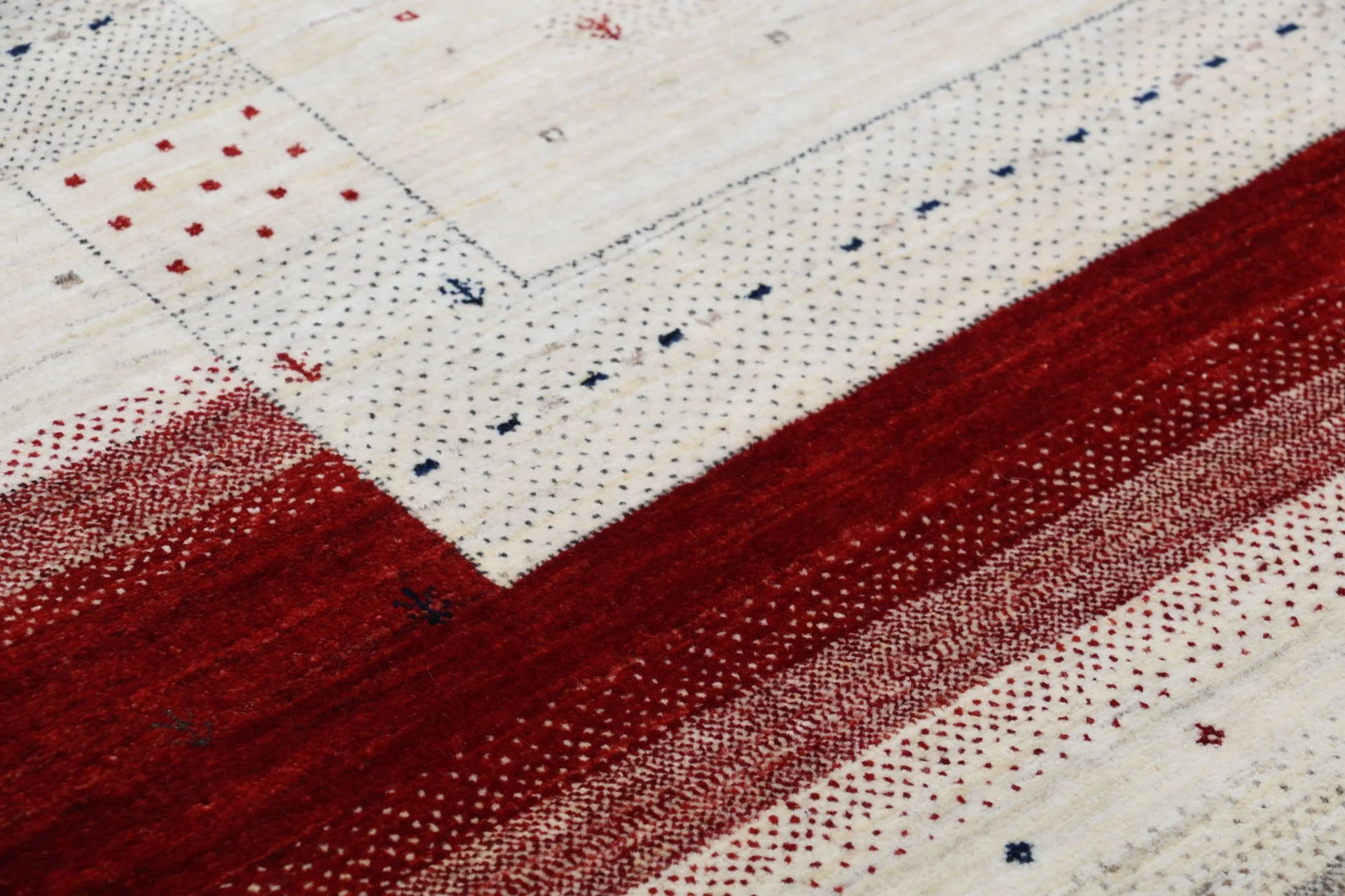 Hand-Knotted Wool Loribaft Indian Rug, 201 × 300 cm