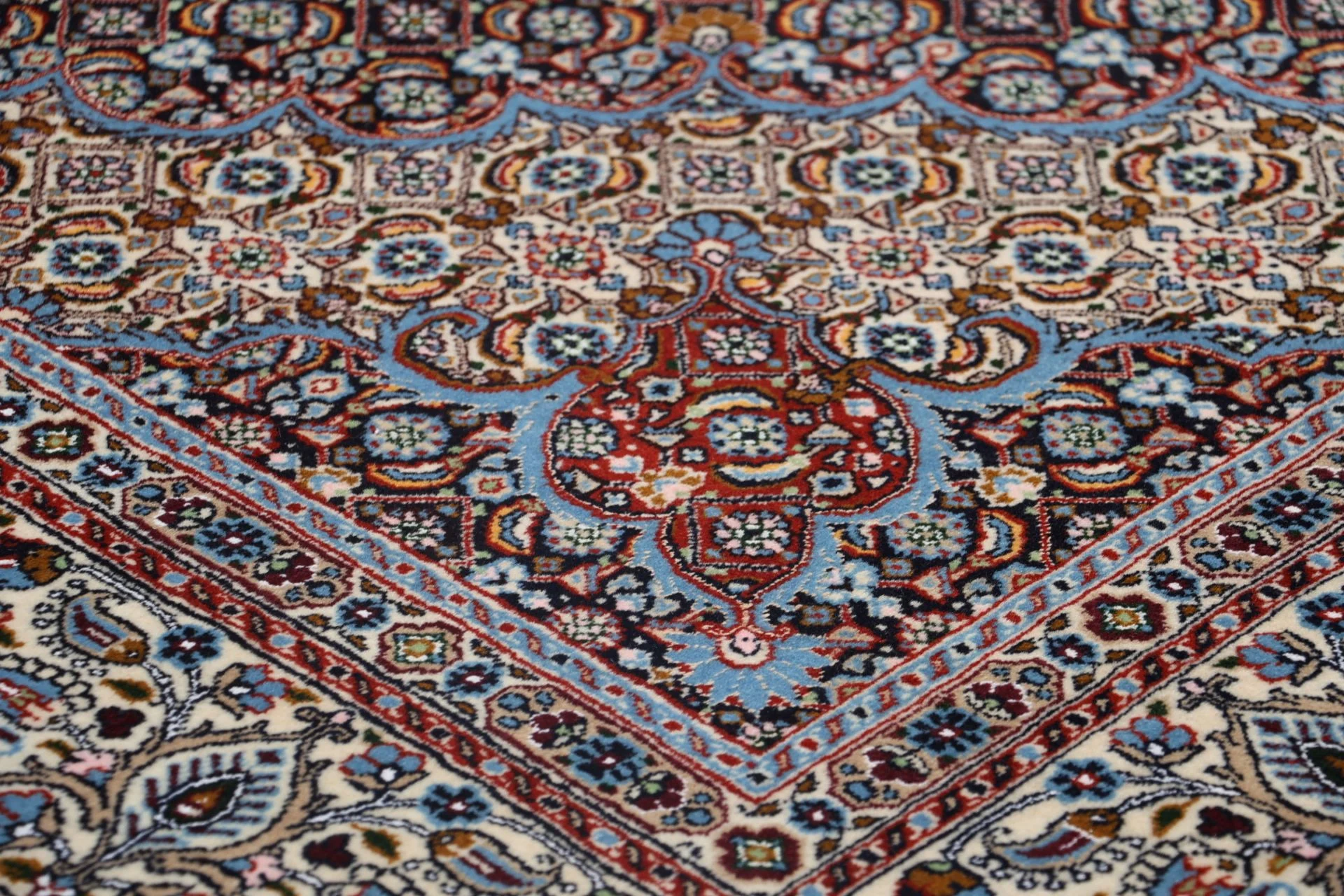 Moud Persian Rug 202 × 295 cm, Wool, hand-knotted