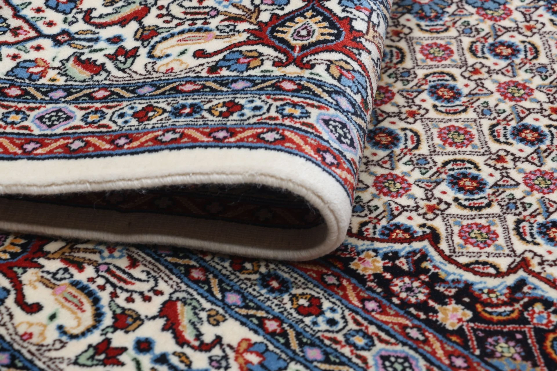 Moud Persian Rug 165 × 245 cm, Wool, hand-knotted