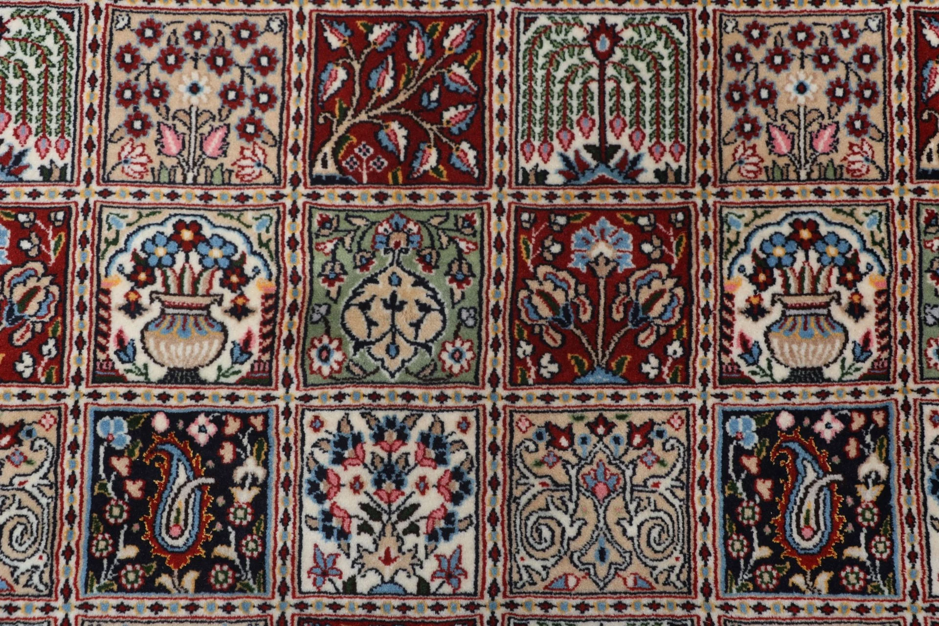 Moud Persian Rug 175 × 238 cm, Wool, hand-knotted