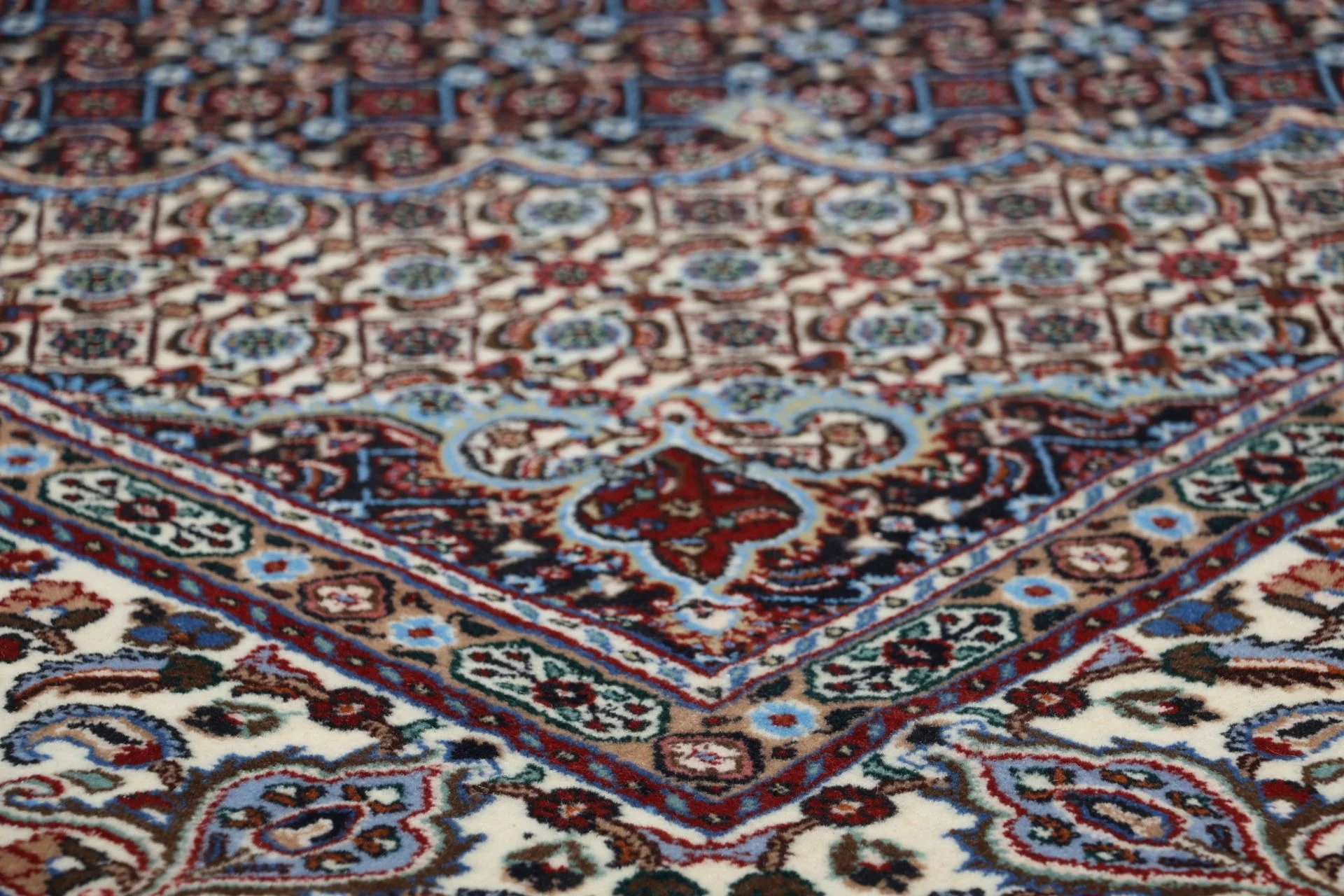 Moud Persian Rug 170 × 235 cm, Wool, hand-knotted