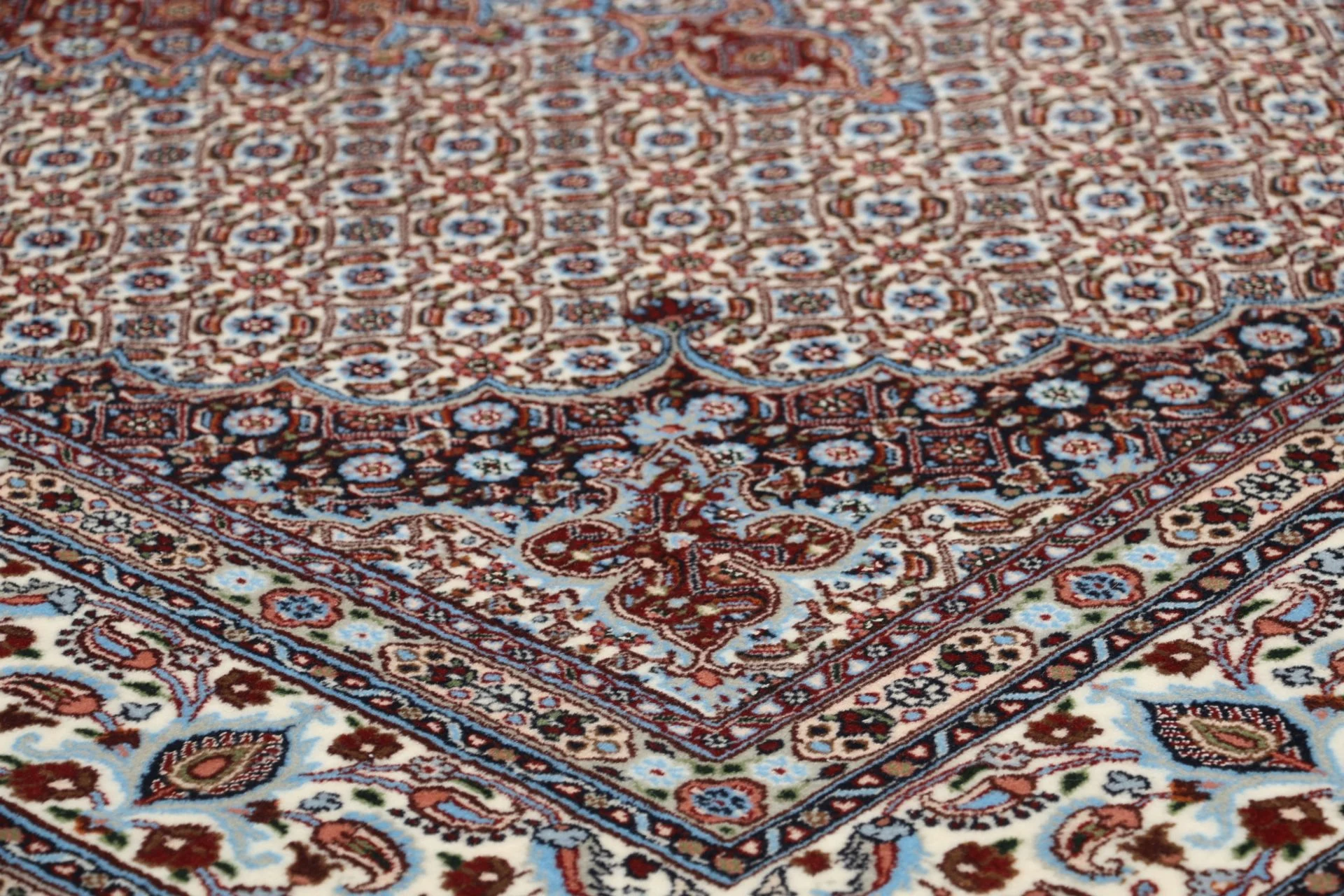 Hand-Knotted Wool Moud Persian Rug, 175 × 247 cm