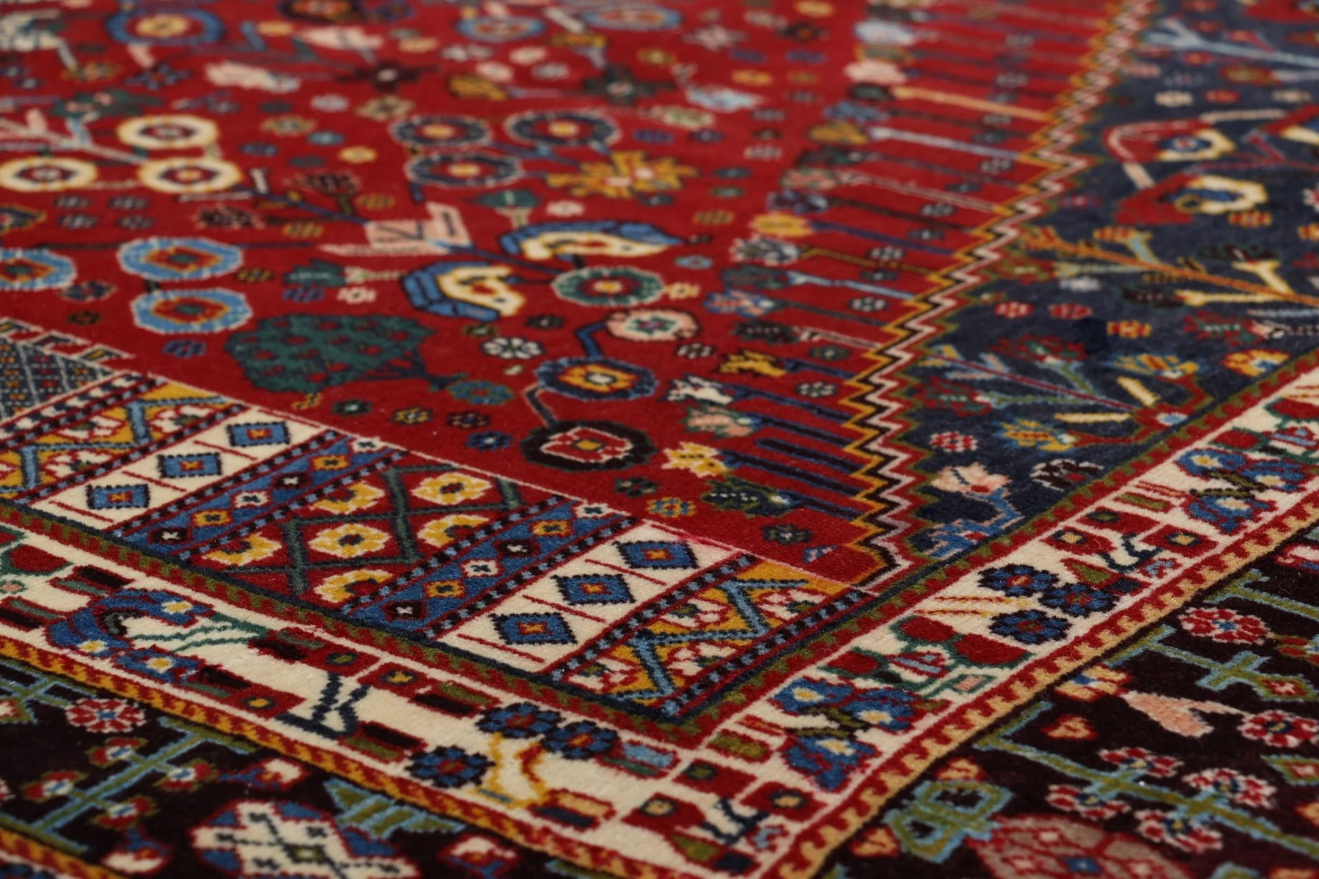 Shiraz Persian Rug — hand-knotted, 206 × 303 cm, Wool
