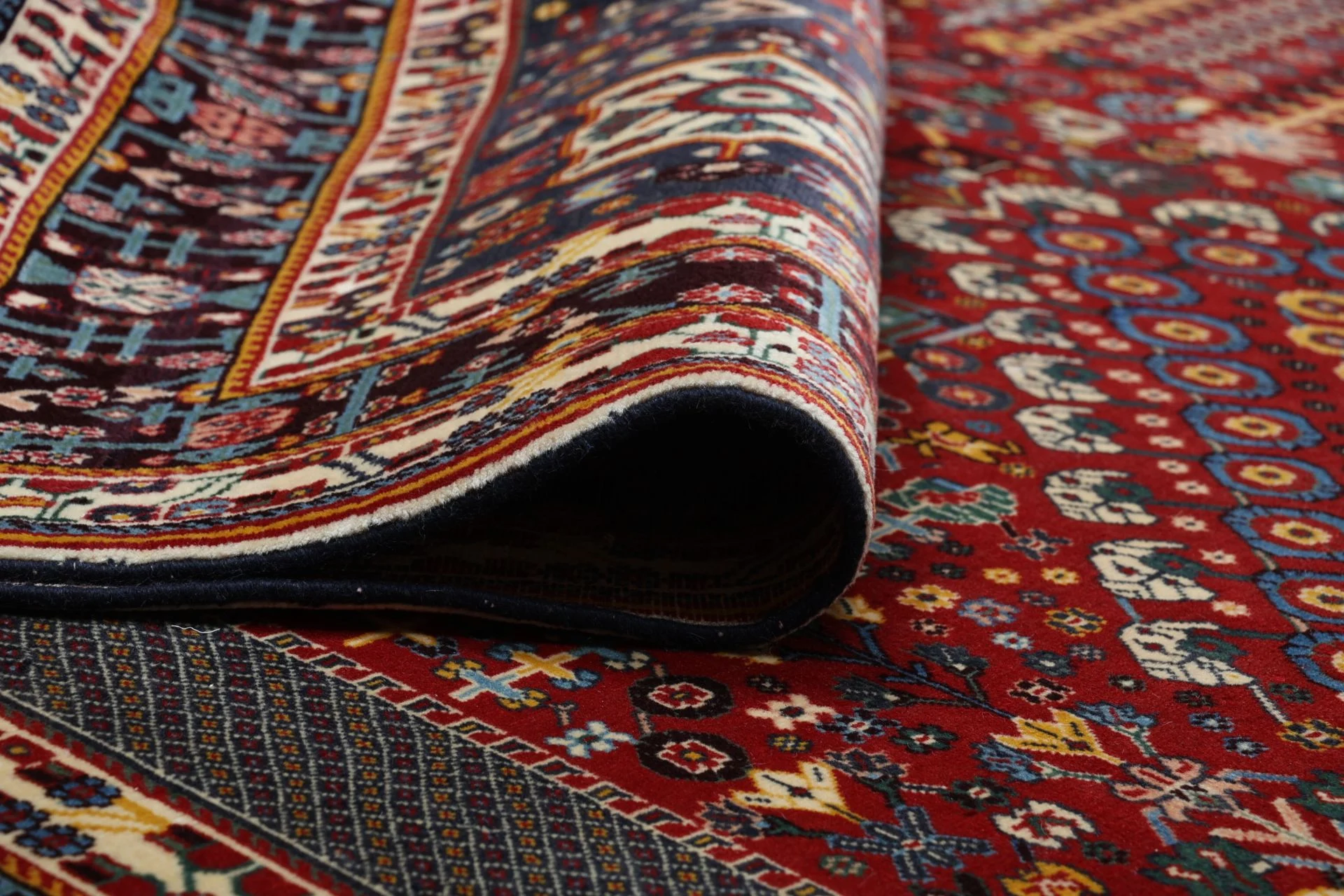 Shiraz Persian Rug — hand-knotted, 206 × 303 cm, Wool