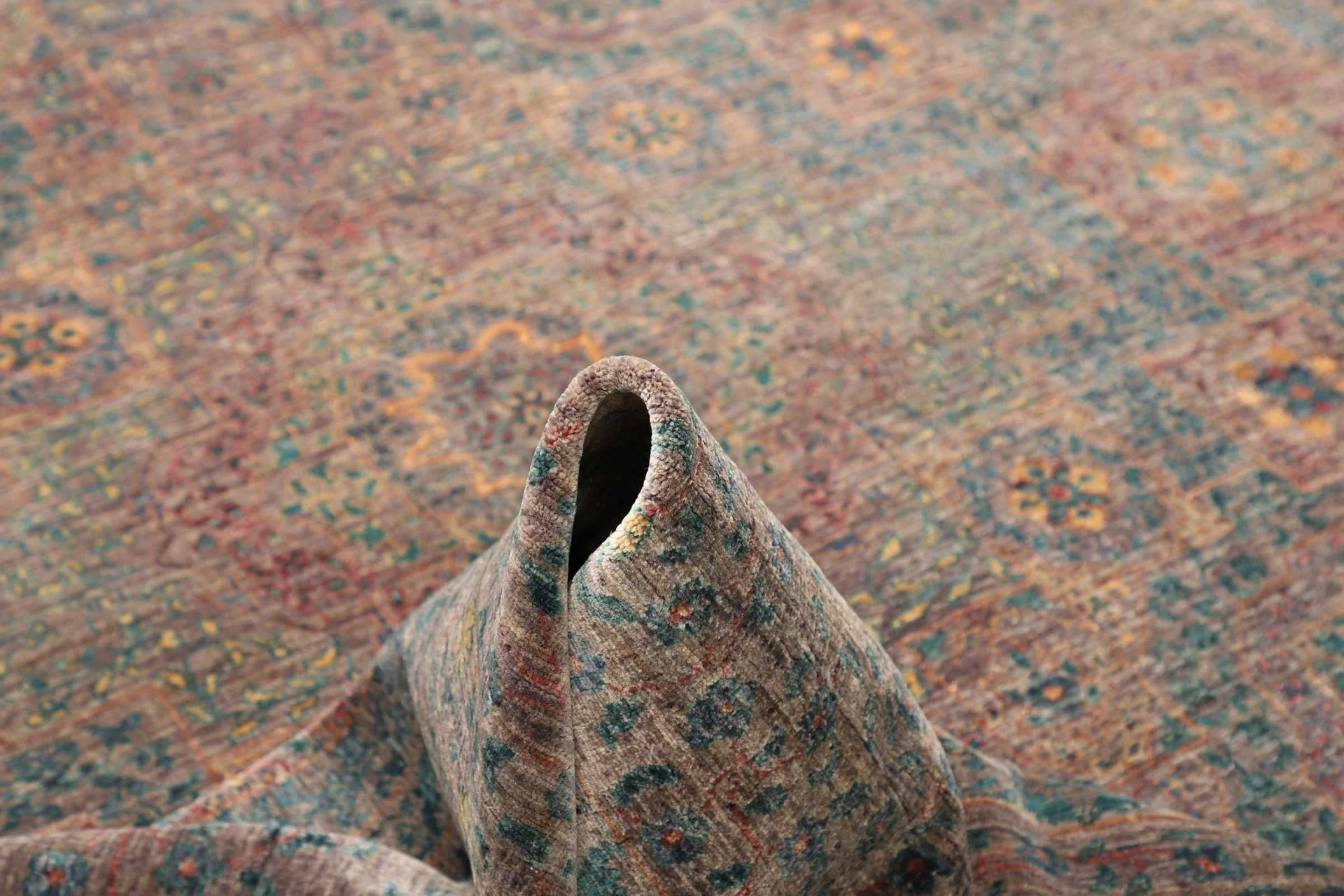 Mamluk Pakistani Rug 255 × 300 cm, Wool, hand-knotted