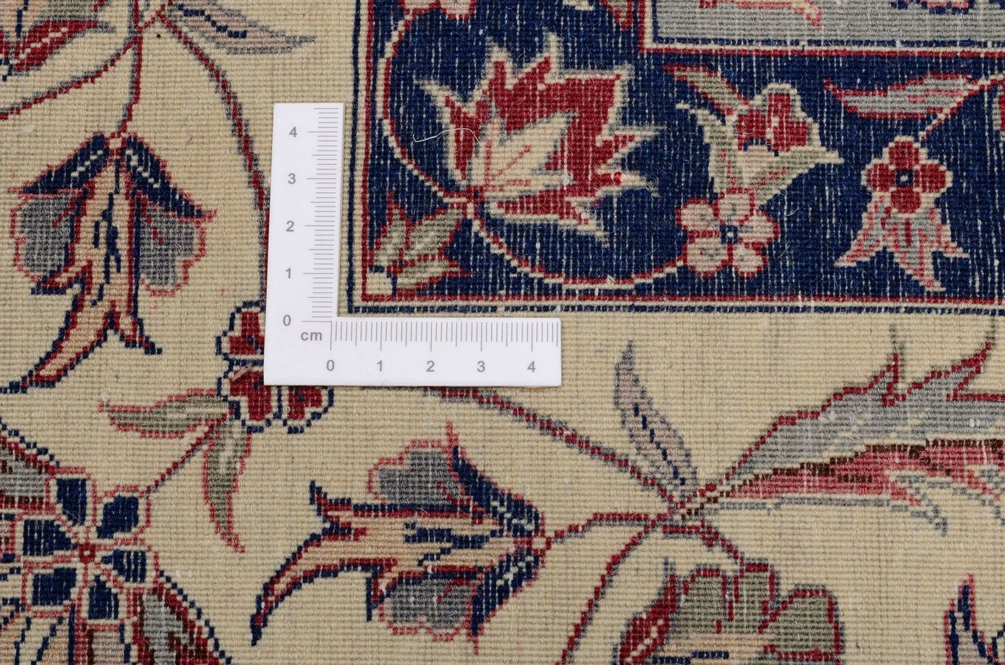 Hand-Knotted Wool Isfahan Chinese Rug, 257 × 364 cm