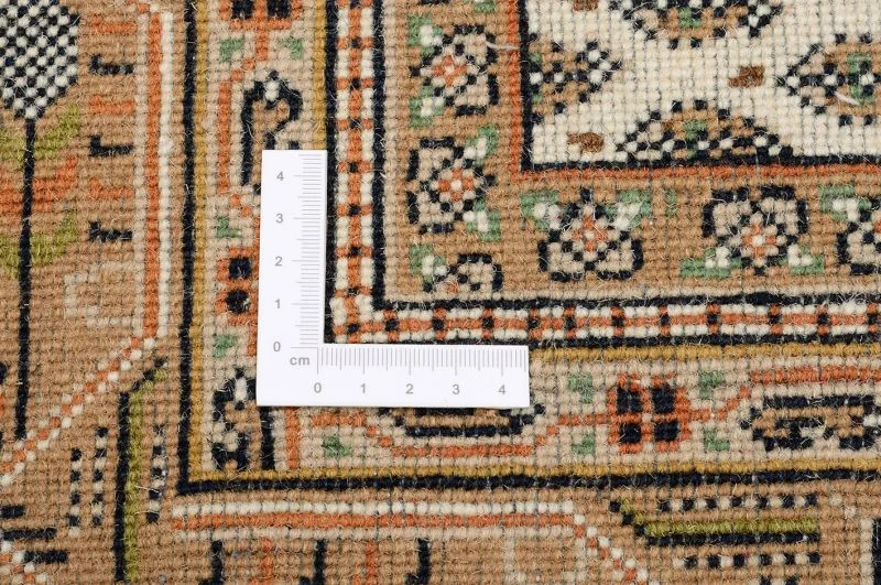 Indian Rug — hand-knotted, 175 × 237 cm, Wool