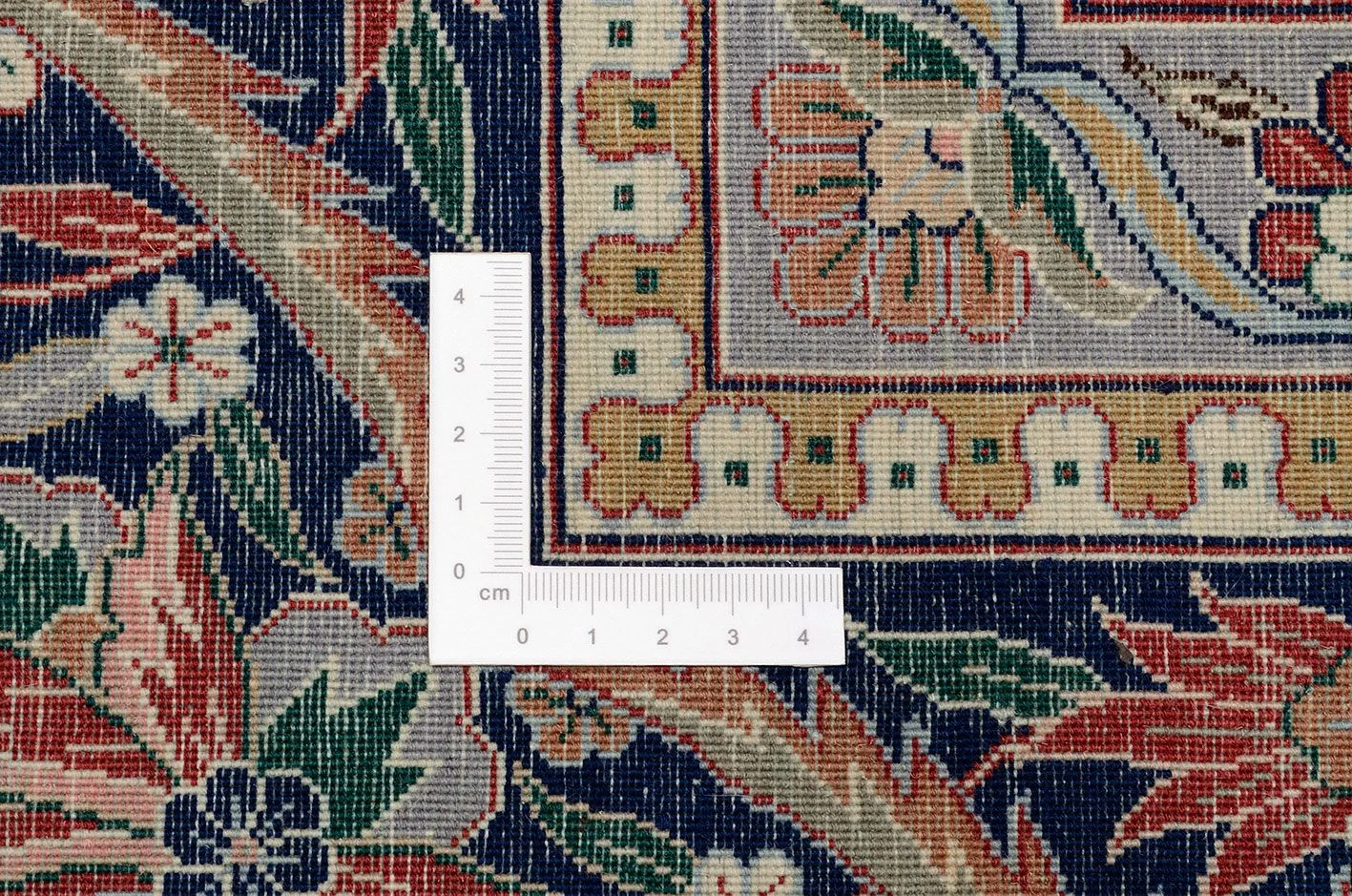 Hand-Knotted Wool Isfahan Chinese Rug, 258 × 360 cm
