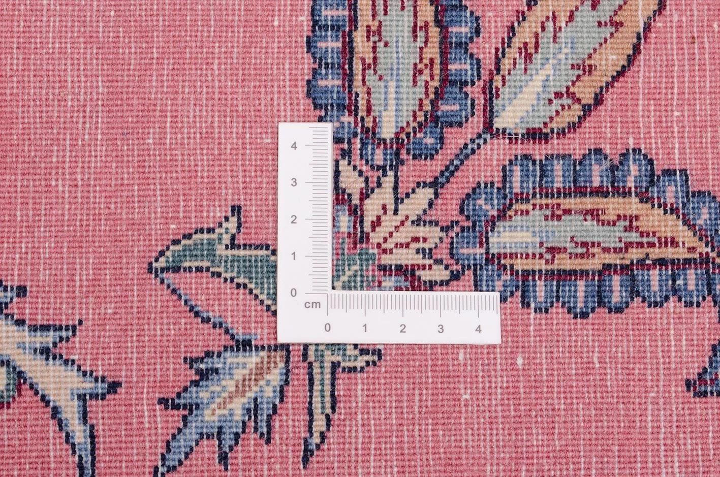Isfahan Chinese Rug — hand-knotted, 246 × 303 cm, Wool