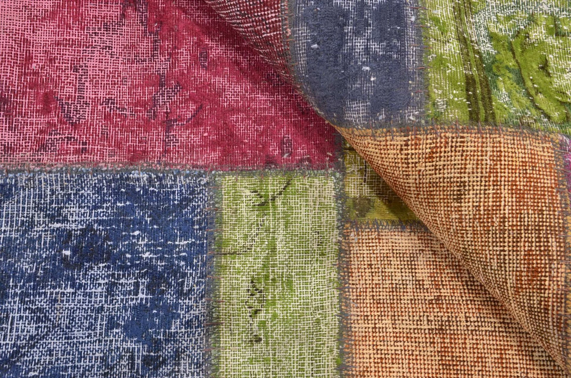 Pakistani Rug — hand-knotted, 171 × 245 cm, Wool