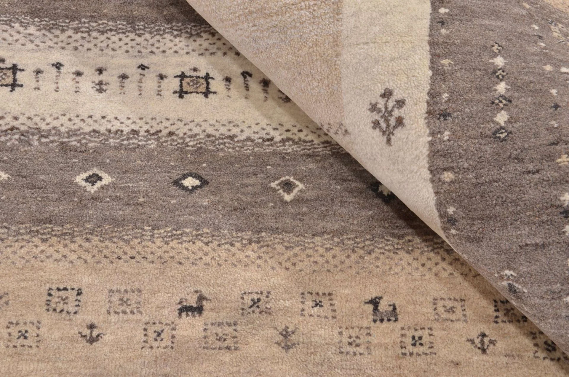 Hand-Knotted Wool Loribaft Indian Rug, 176 × 246 cm
