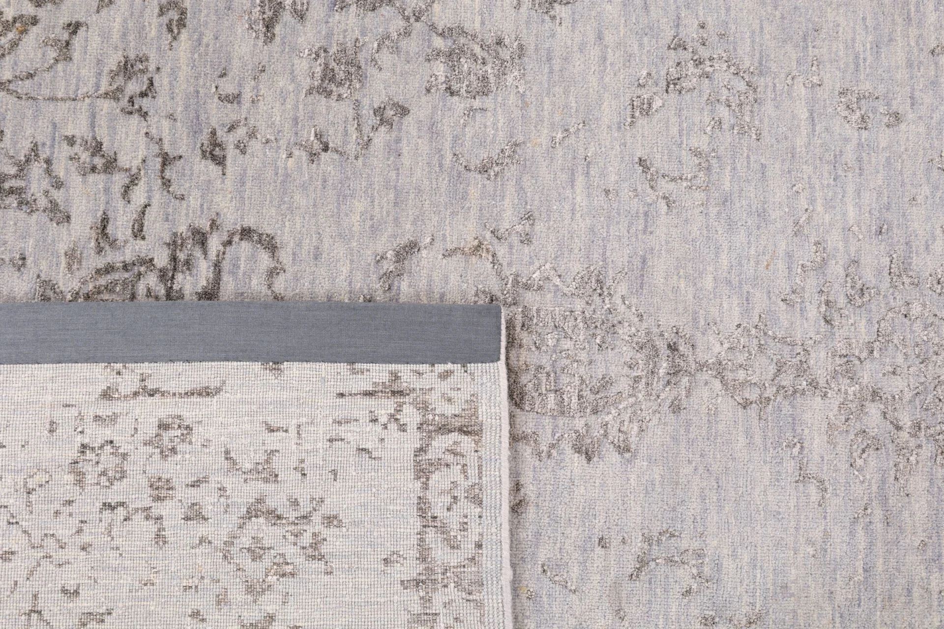 Indian Rug 239 × 309 cm, Wool & Silk, hand-knotted