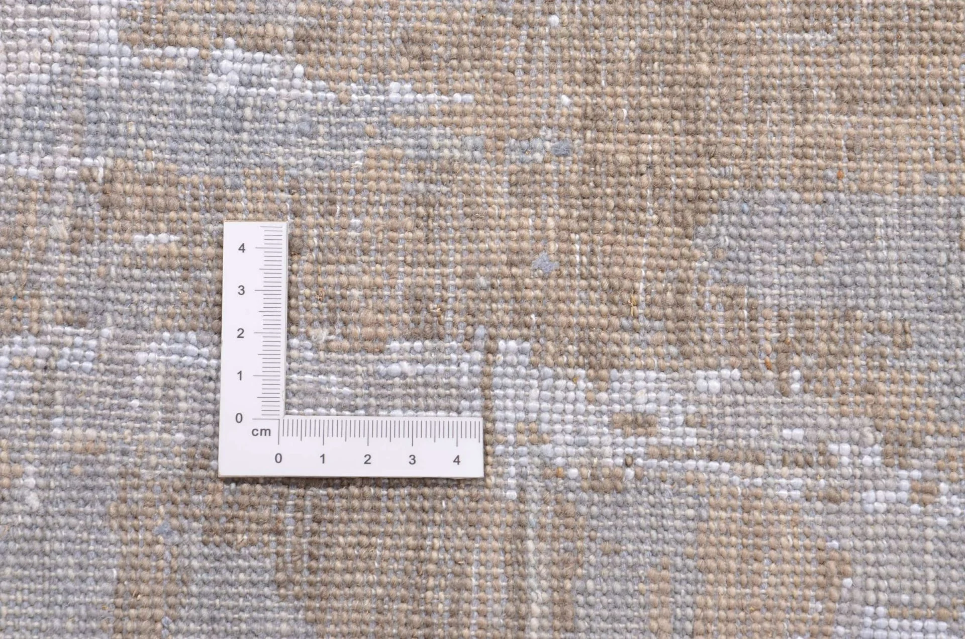 Indian Rug — hand-knotted, 246 × 321 cm, Wool & Silk
