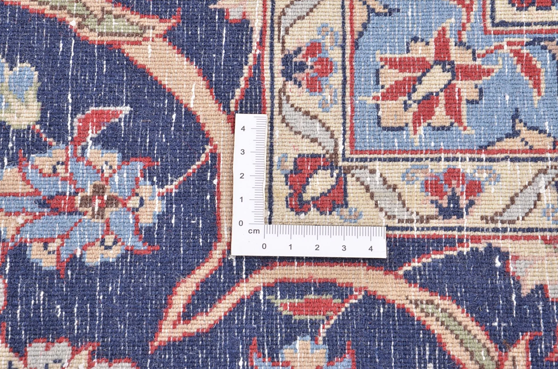Isfahan Chinese Rug — hand-knotted, 257 × 310 cm, Wool
