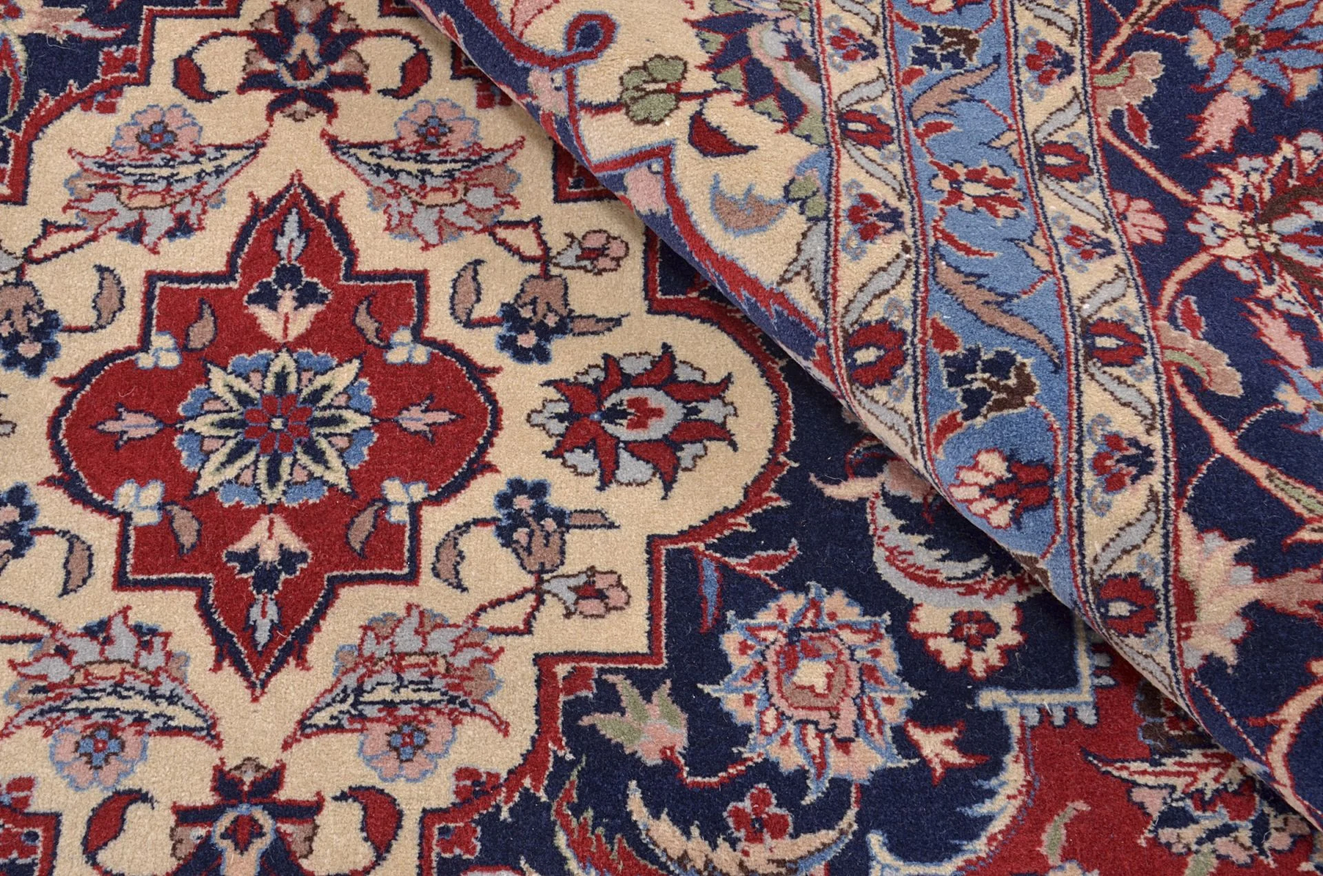 Isfahan Chinese Rug — hand-knotted, 257 × 310 cm, Wool