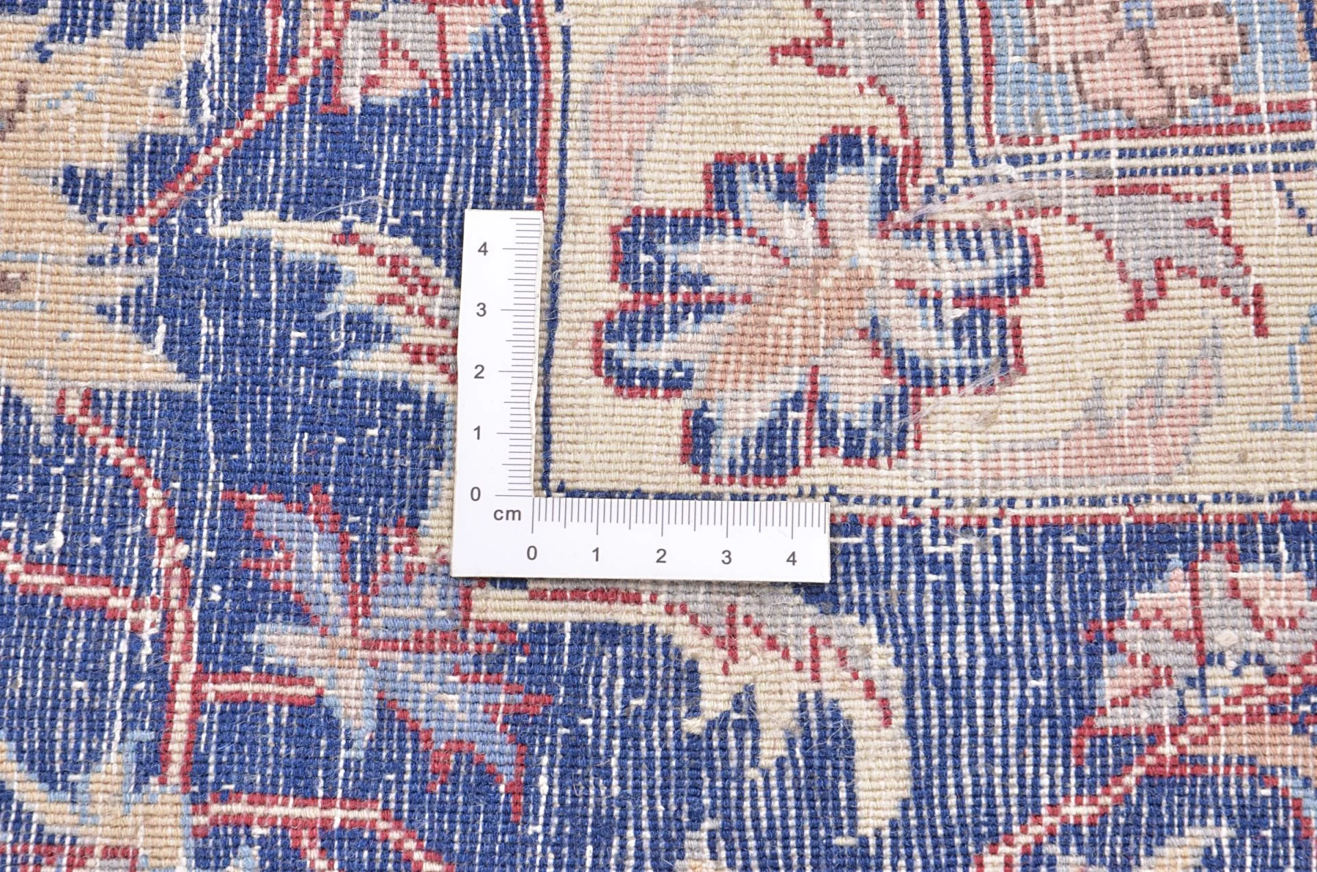 Isfahan Chinese Rug 255 × 305 cm, Wool, hand-knotted