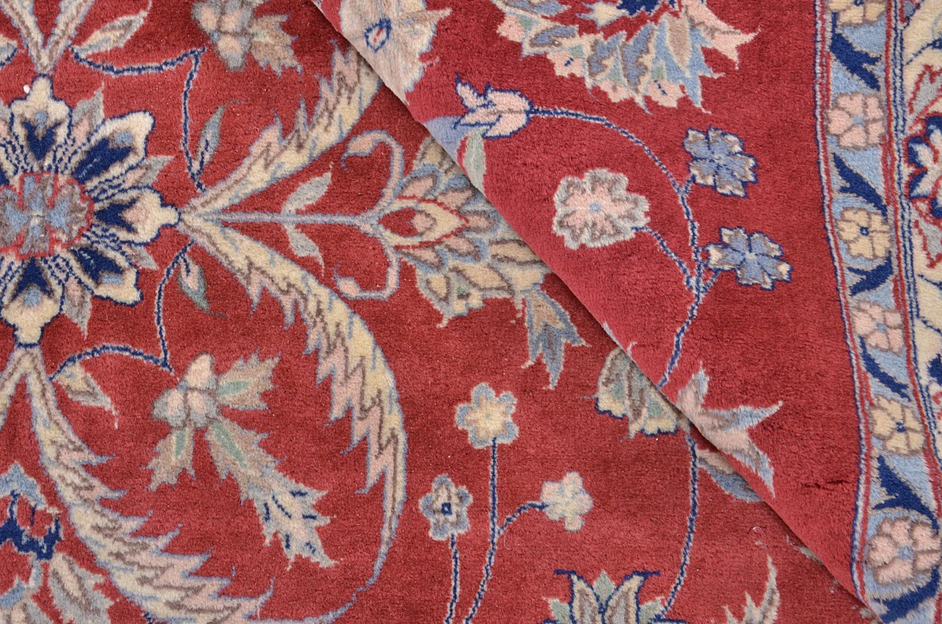 Isfahan Chinese Rug 255 × 305 cm, Wool, hand-knotted