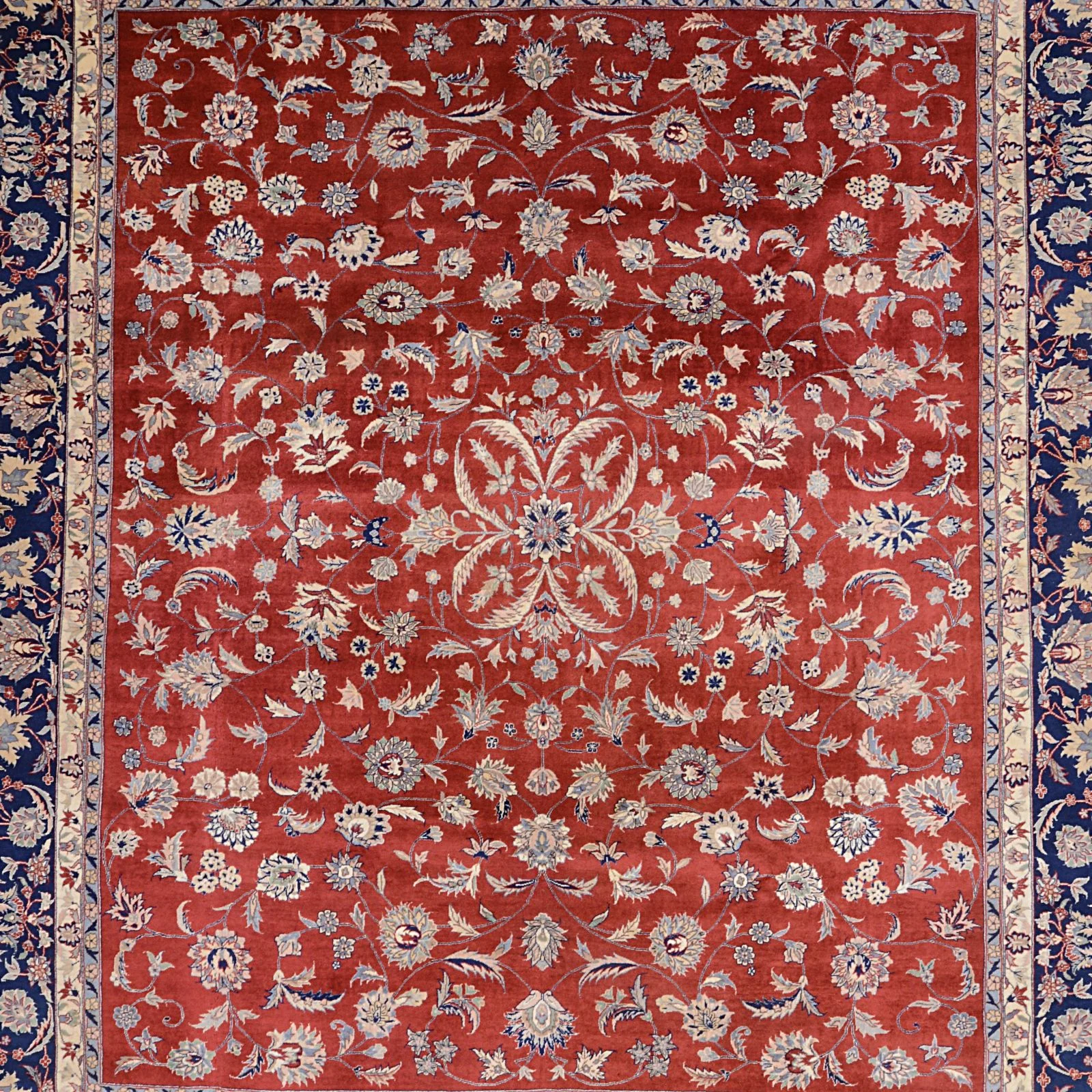 Isfahan Chinese Rug 255 × 305 cm, Wool, hand-knotted