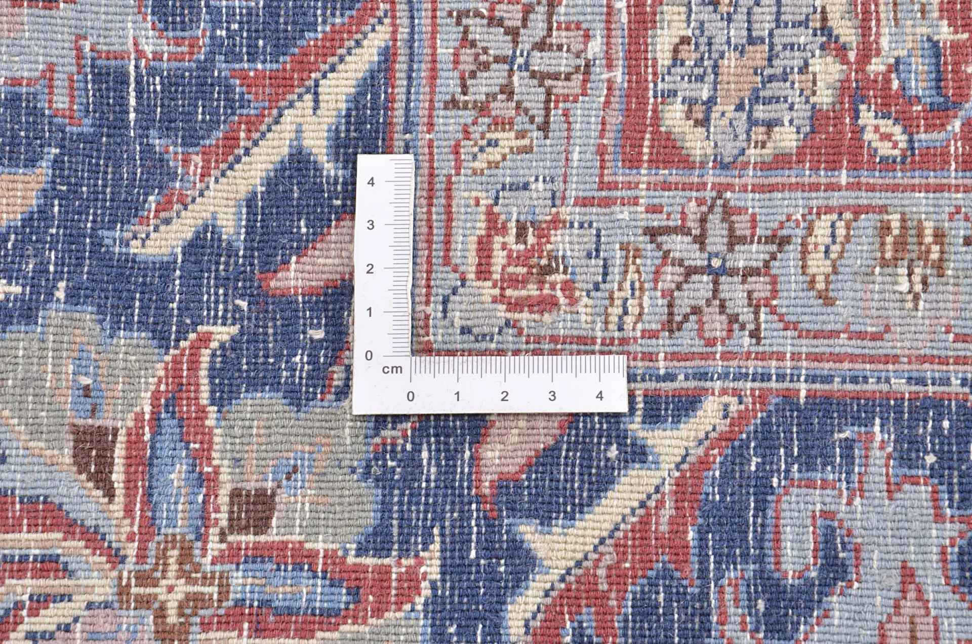 Hand-Knotted Wool Isfahan Chinese Rug, 285 × 367 cm