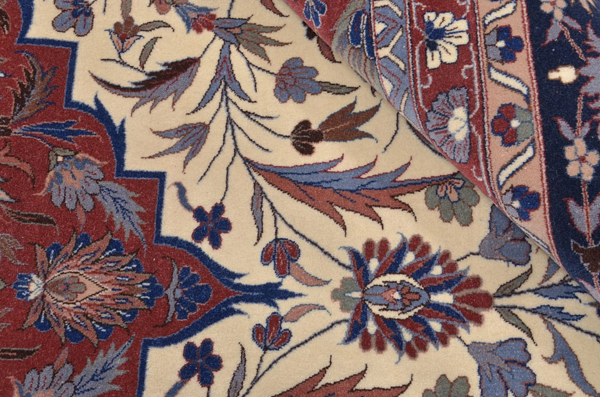 Isfahan Chinese Rug 278 × 375 cm, Wool, hand-knotted