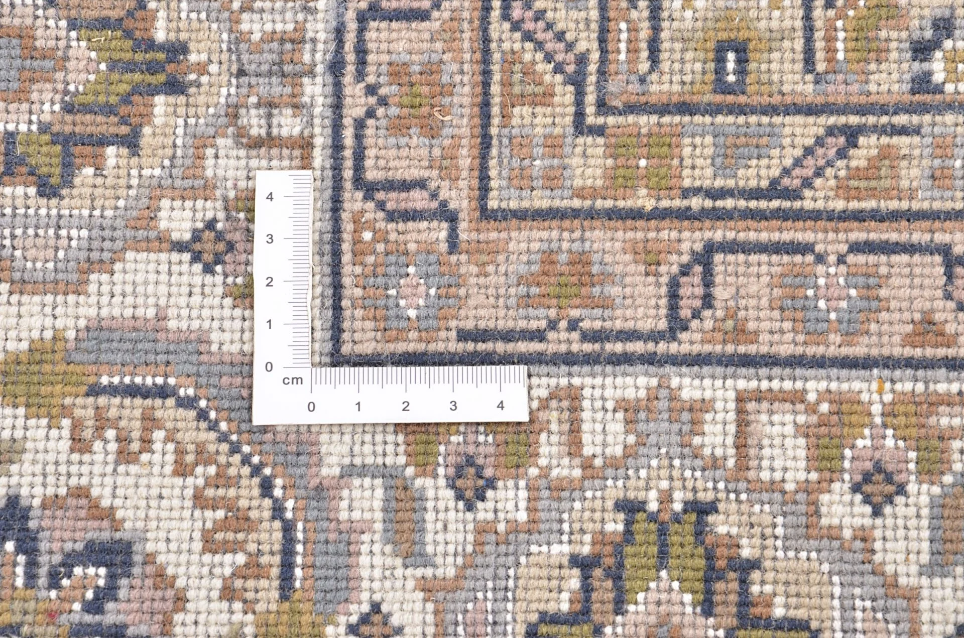 Hand-Knotted Wool Tabriz Indian Rug, 172 × 238 cm