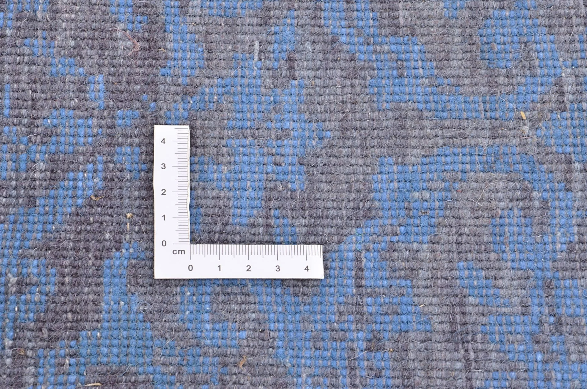 Hand-Knotted Wool Indian Rug, 176 × 238 cm