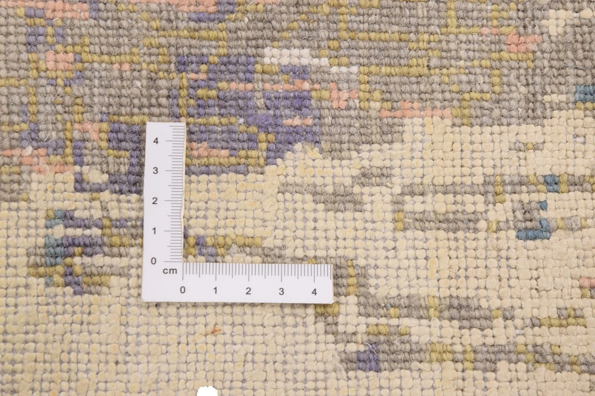 Indian Rug — hand-knotted, 243 × 243 cm, Silk