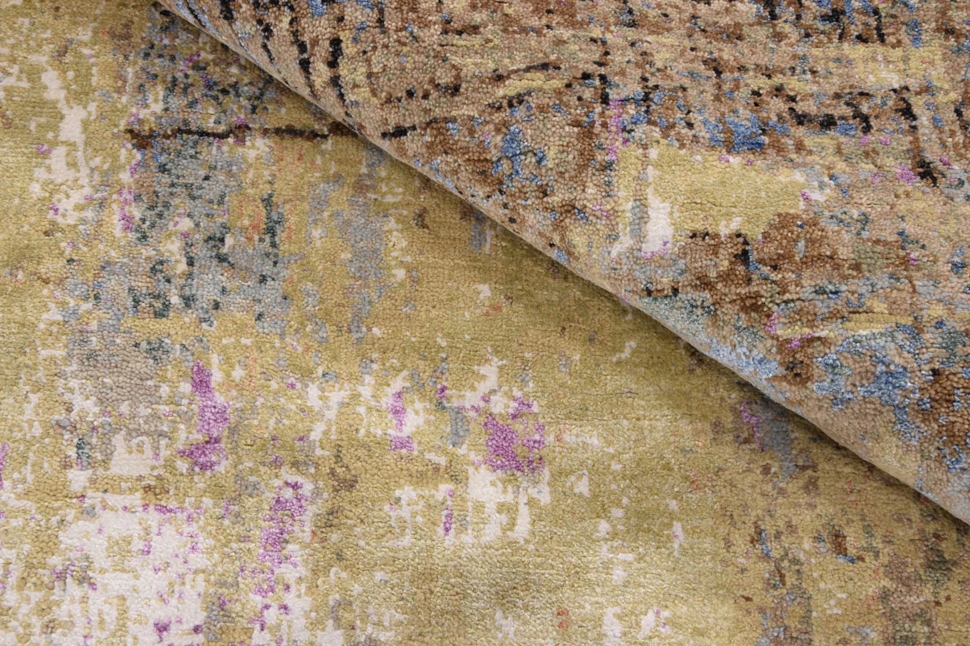 Hand-Knotted Silk Indian Rug, 185 × 273 cm