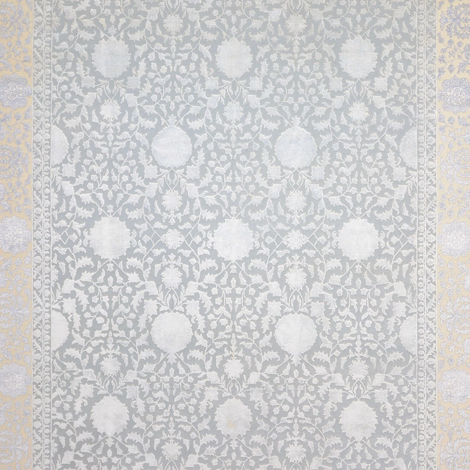 Tabriz Indian Rug 245 × 306 cm, hand-knotted