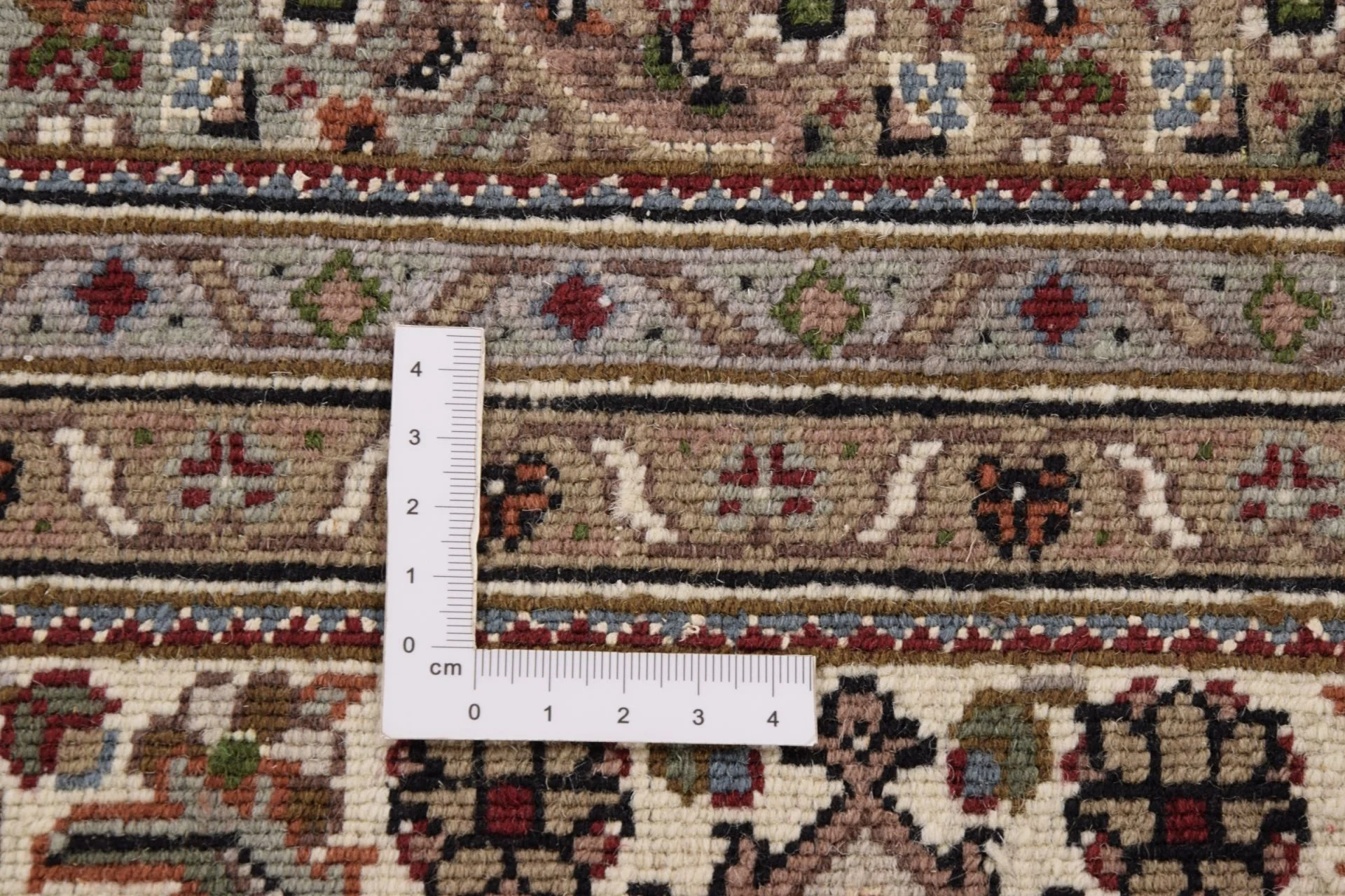 Tabriz Indian Rug 170 × 240 cm, hand-knotted