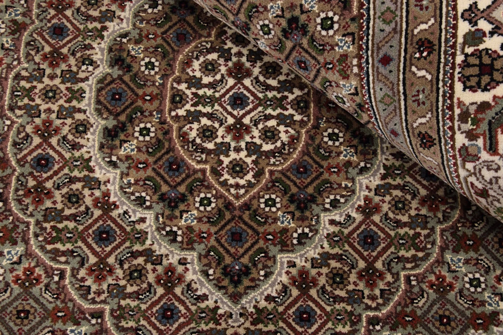 Tabriz Indian Rug 170 × 240 cm, hand-knotted